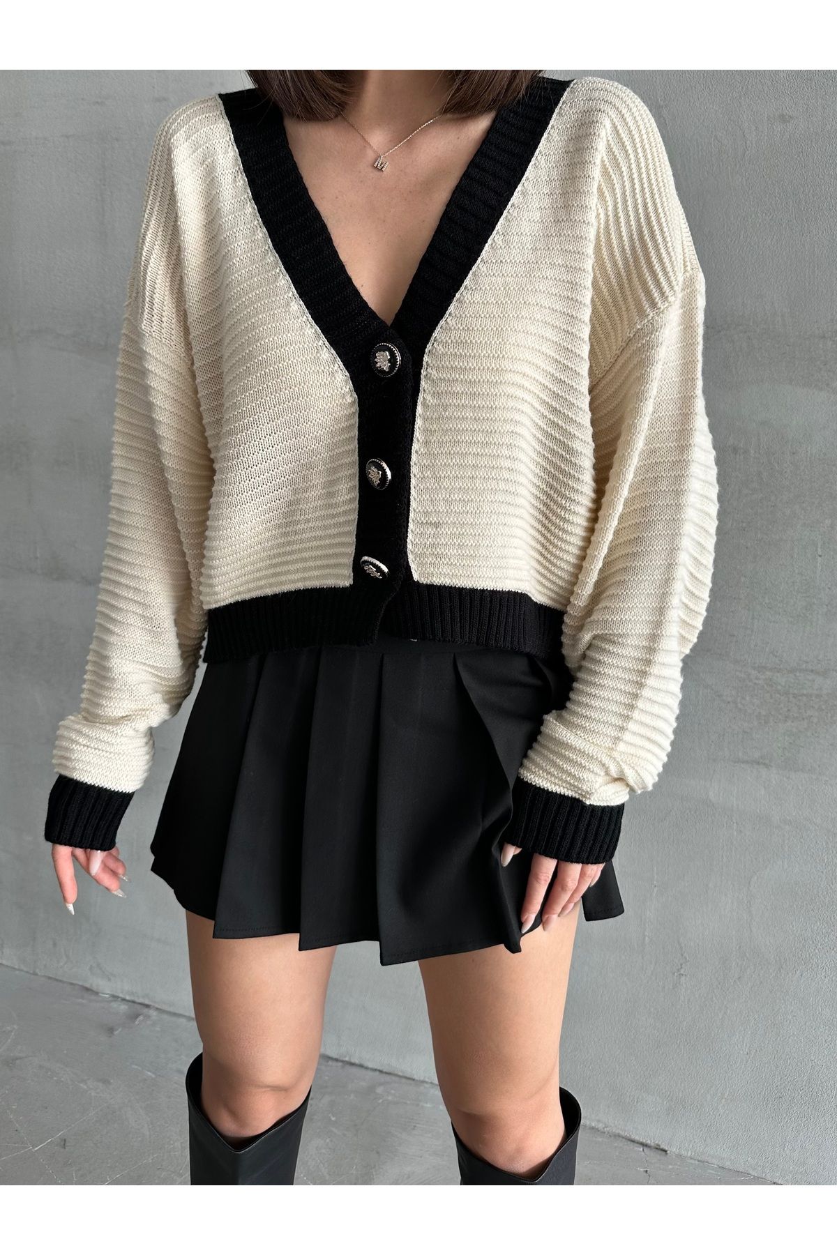 Kadın Siyah Beyaz Kontrast Renkli Triko Hırka