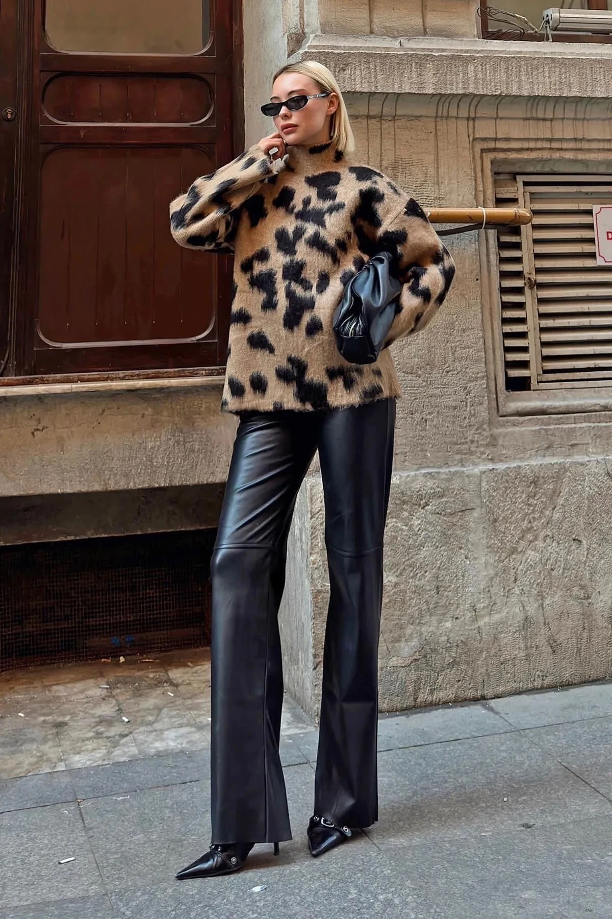 Kadın Tüylü Dik Yaka Triko Kazak