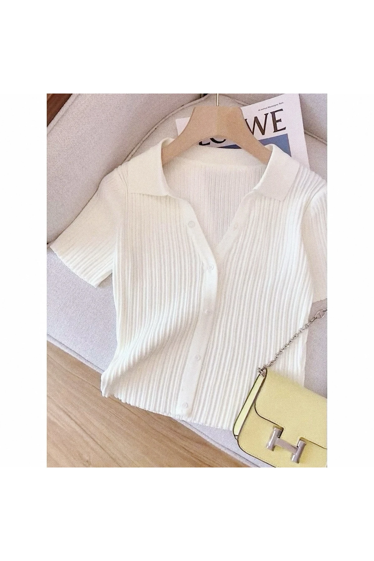 Kadın Ekru Polo Yaka Düğmeli Kendinden Dokulu Basic Triko Kadın Tişört