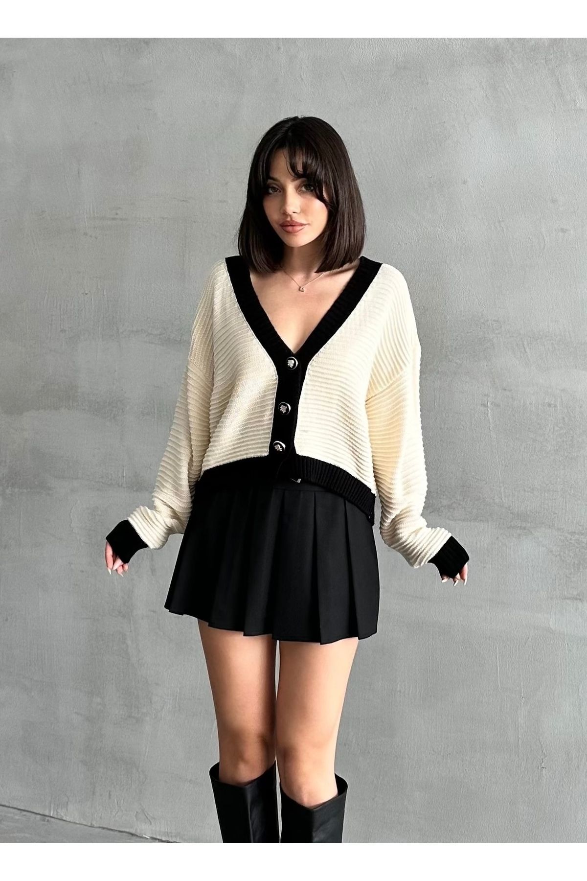 Kadın Siyah Beyaz Kontrast Renkli Triko Hırka