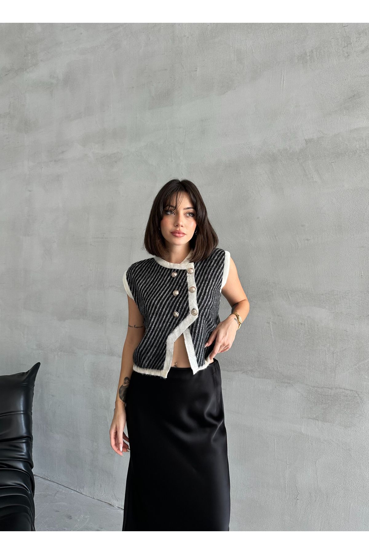 Kadın Çizgili Düğmeli Yumoş Triko Süveter