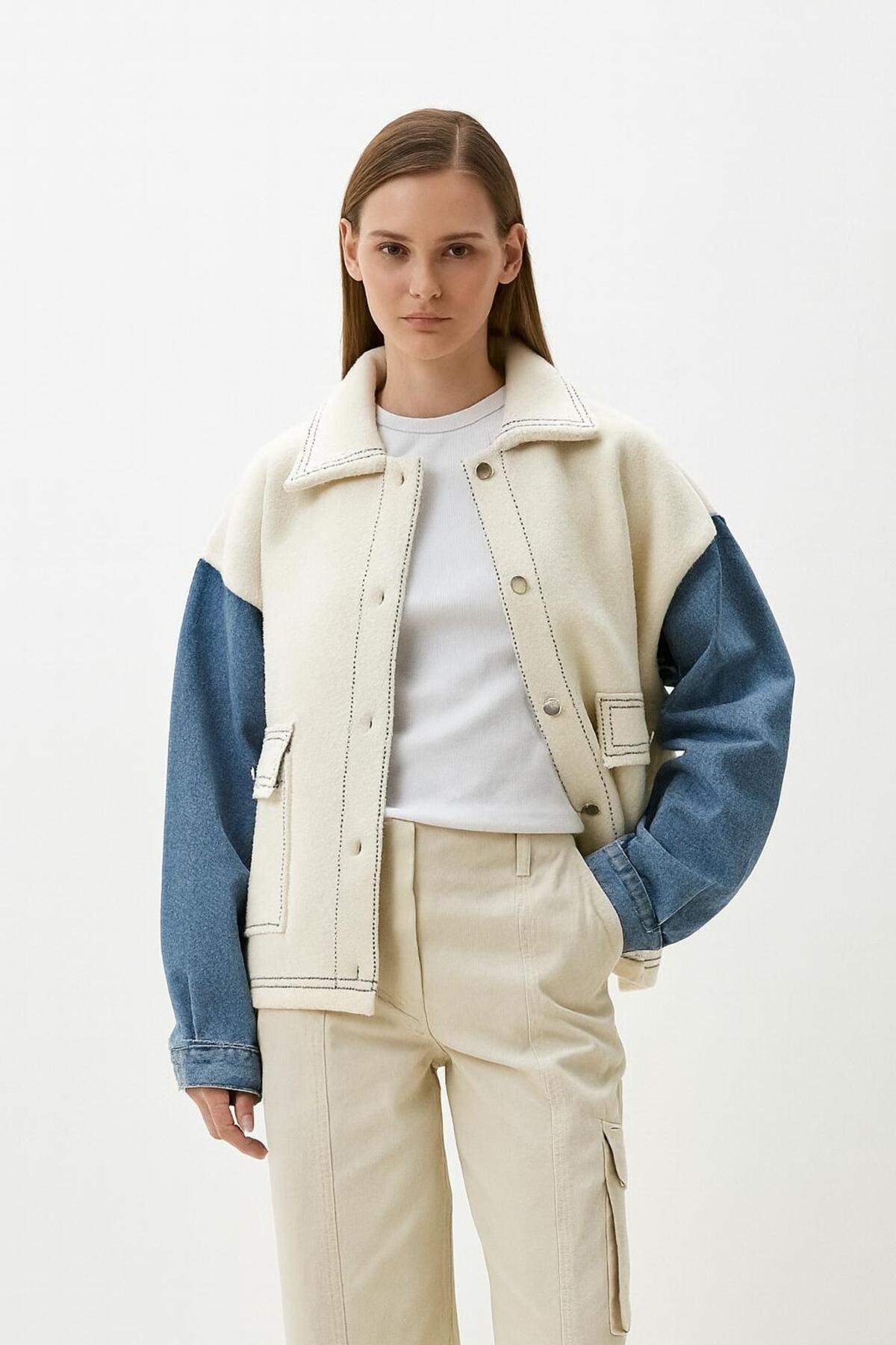 Kadın Ekru Kotlu Yumoş Sakallı Gömlek Yaka Cepli Basic Triko Ceket