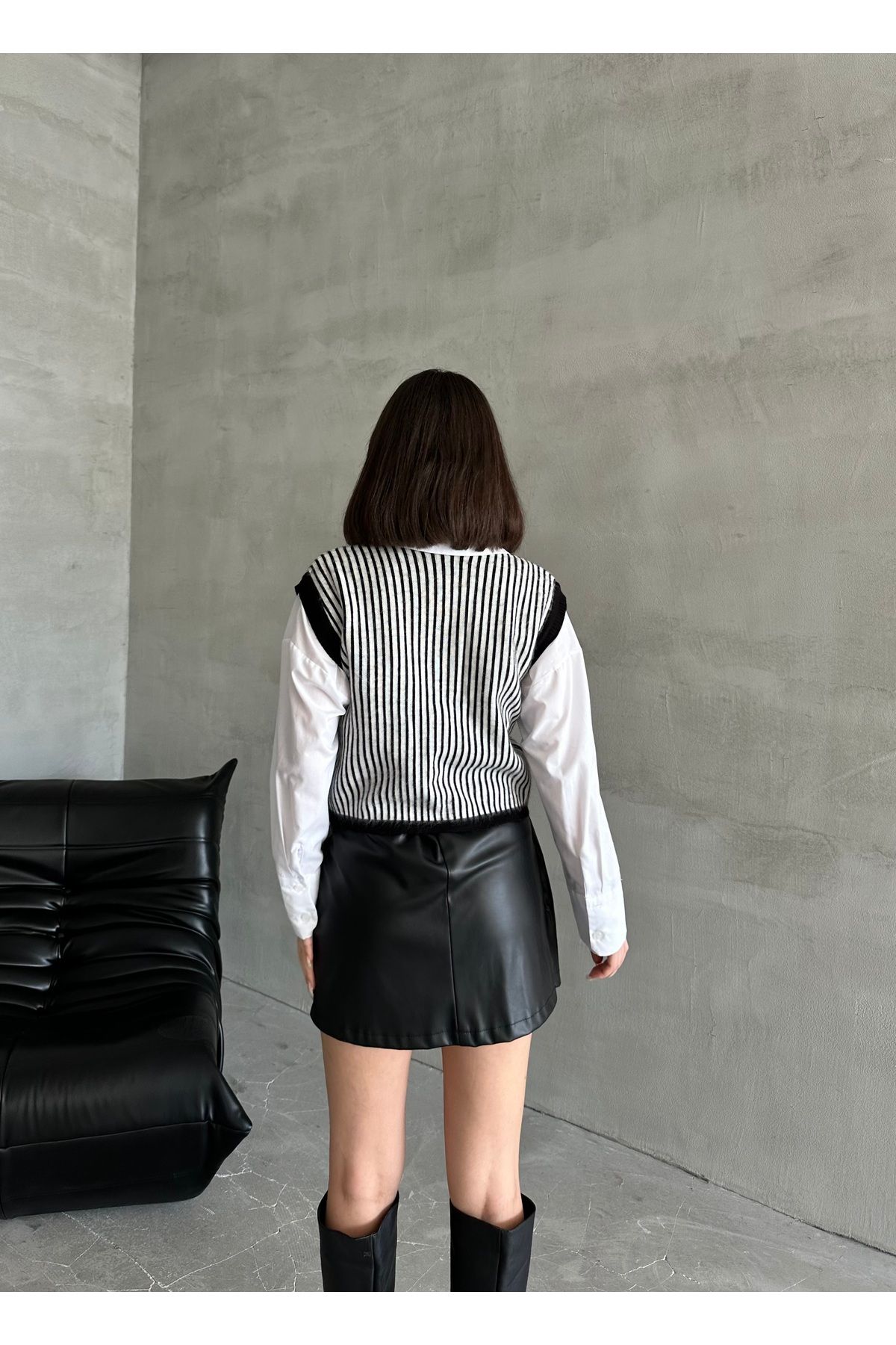 Kadın Çizgili Tarz Yumoş Düğmeli Triko Süveter