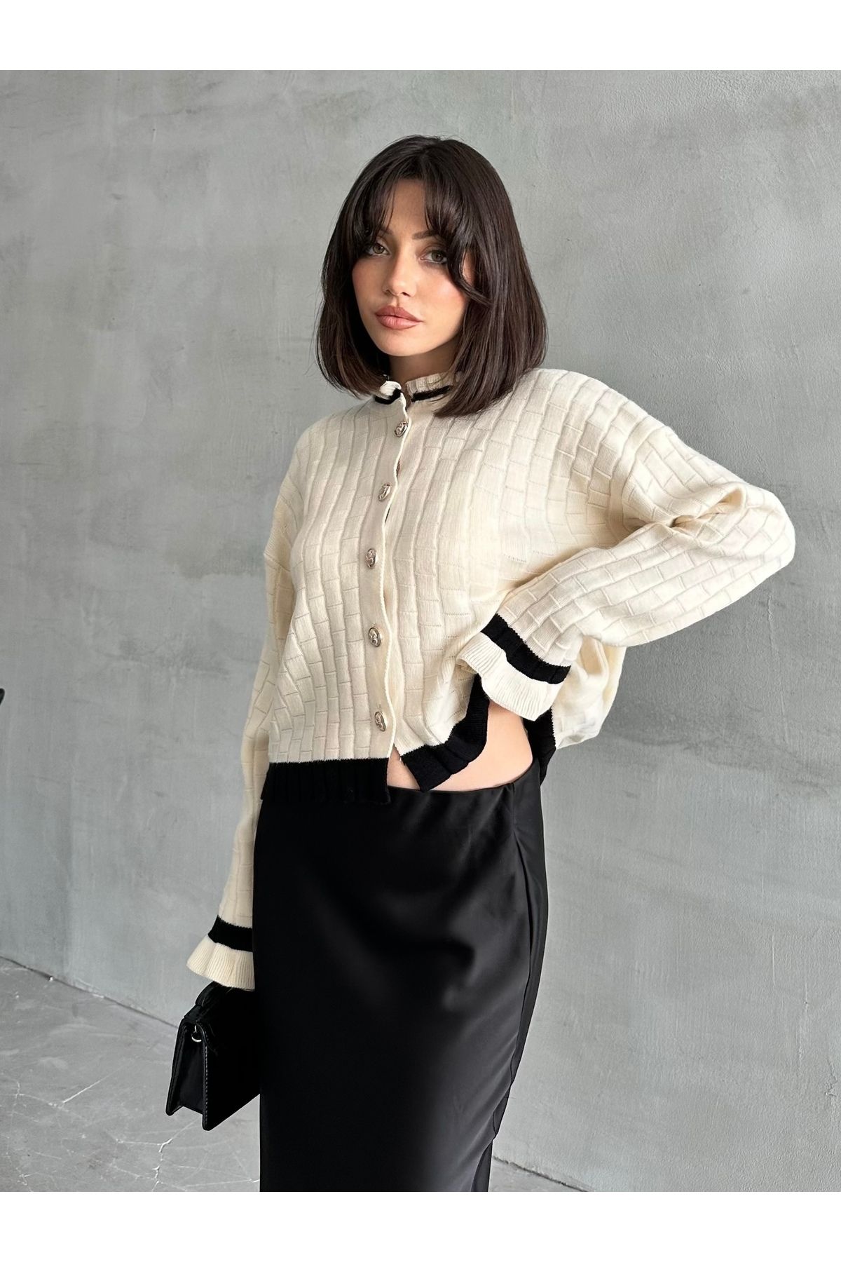 Kadın Siyah Beyaz Bol Bilek Triko Hırka