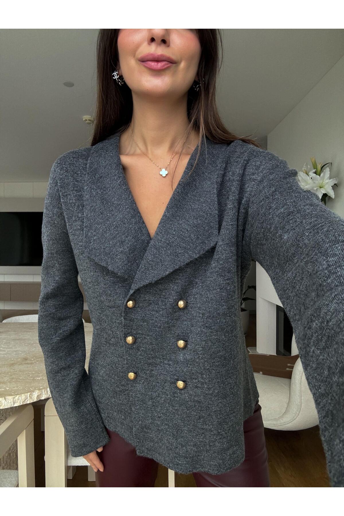 Kadın Antrasit 6 Düğmeli Kruvaze Salaş Triko Hırka