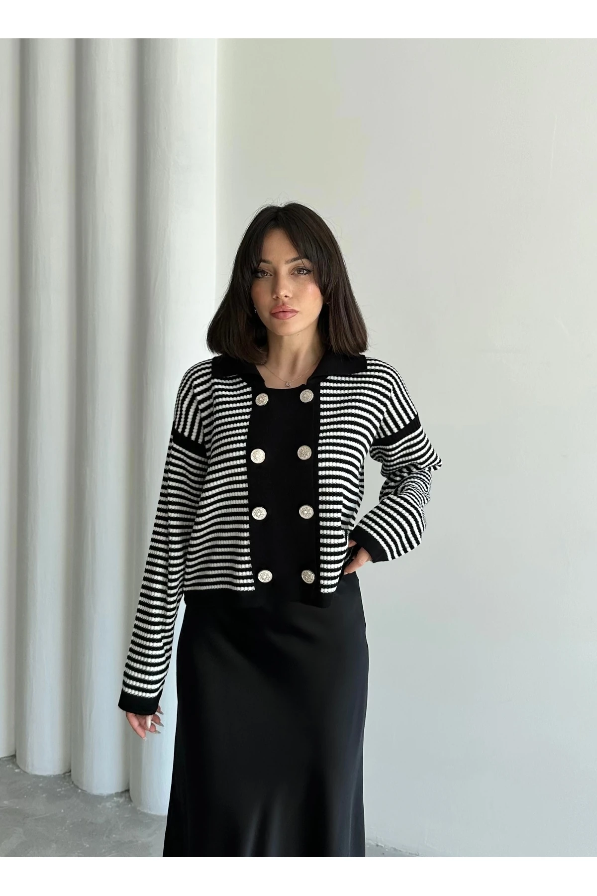 Kadın 8 Düğmeli Triko Hırka