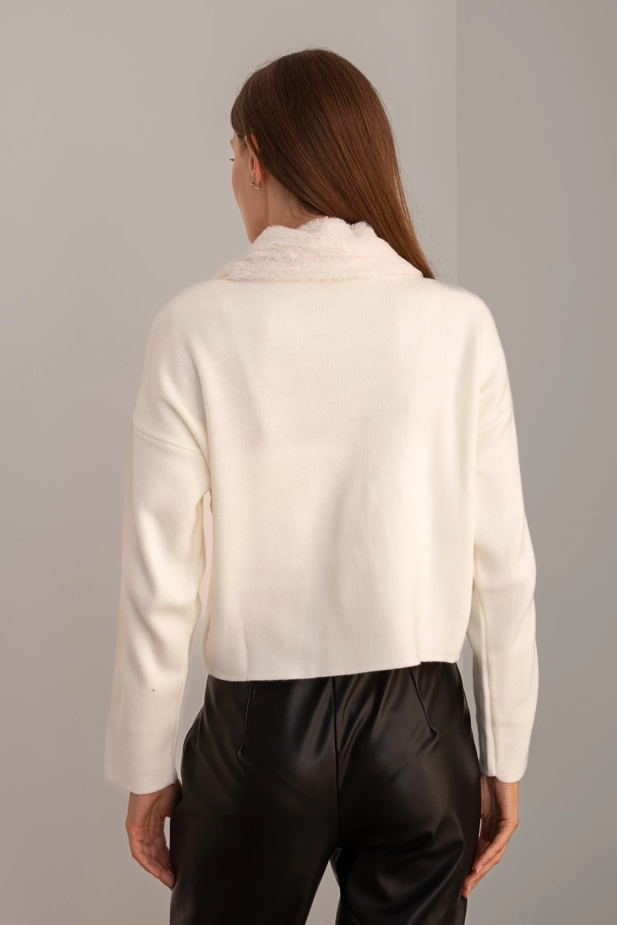 Kadın Düz Peluşlu Triko Hırka