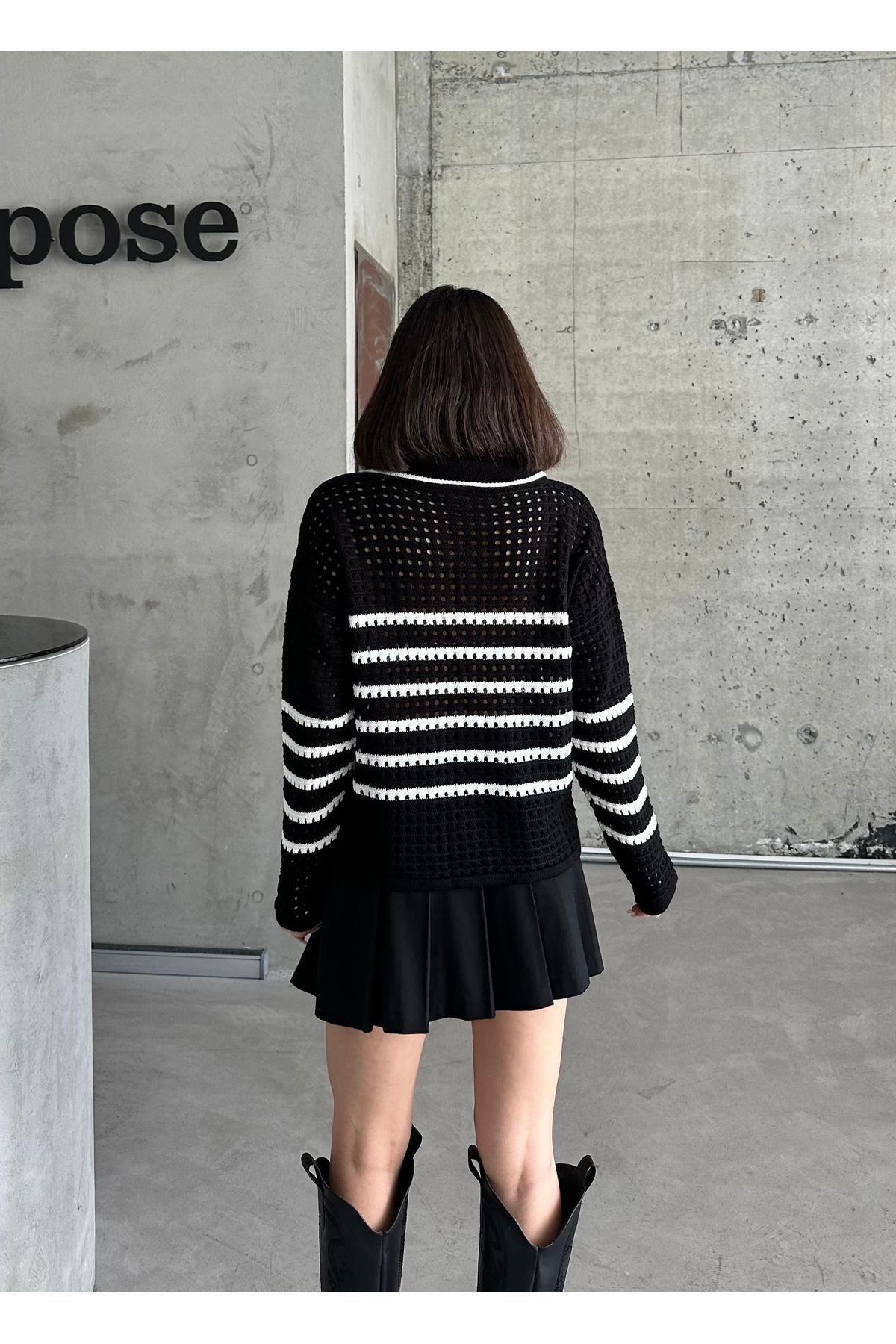 Kadın Siyah Beyaz Üç Düğmeli Tarz Triko Hırka