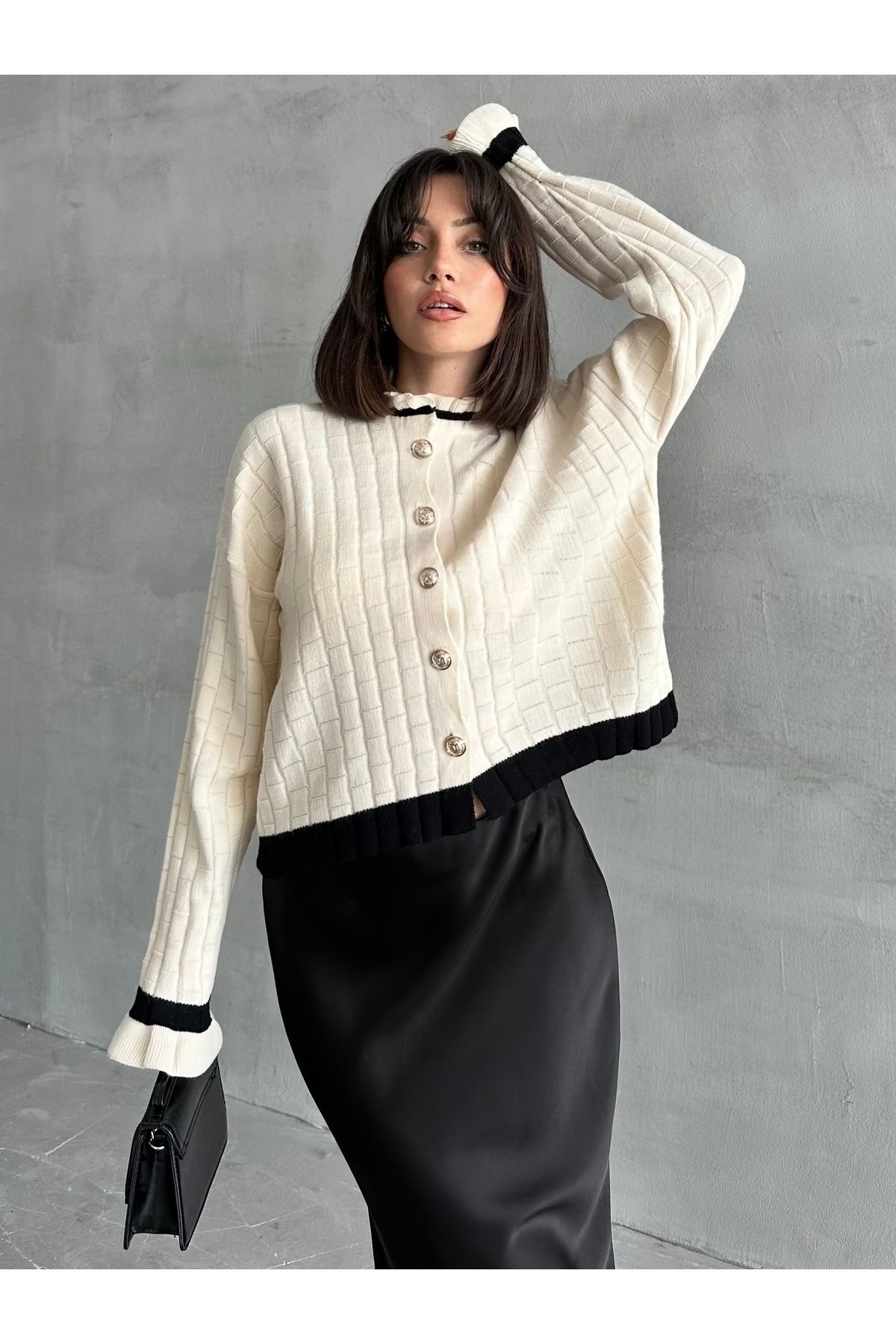 Kadın Siyah Beyaz Bol Bilek Triko Hırka