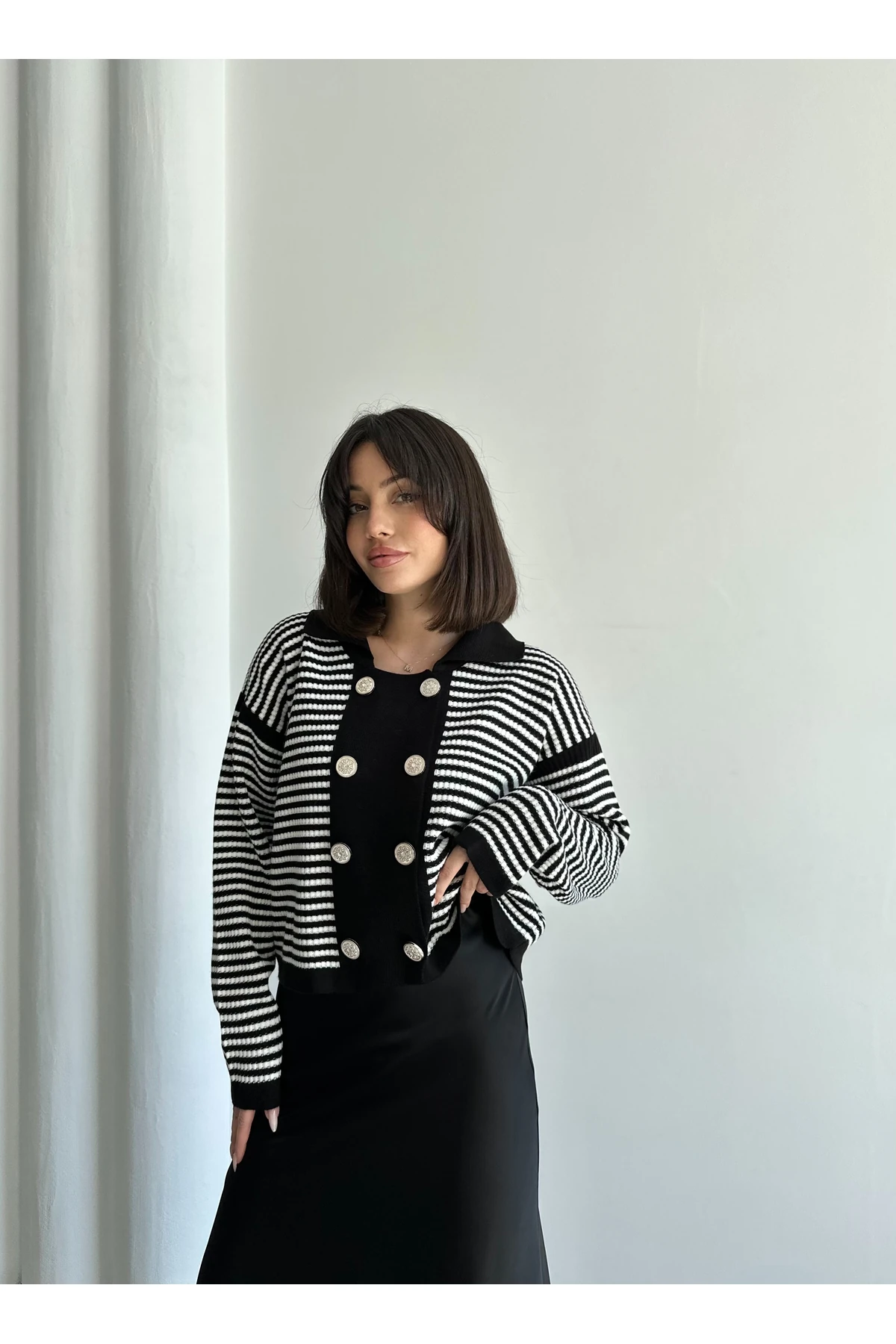 Kadın 8 Düğmeli Triko Hırka