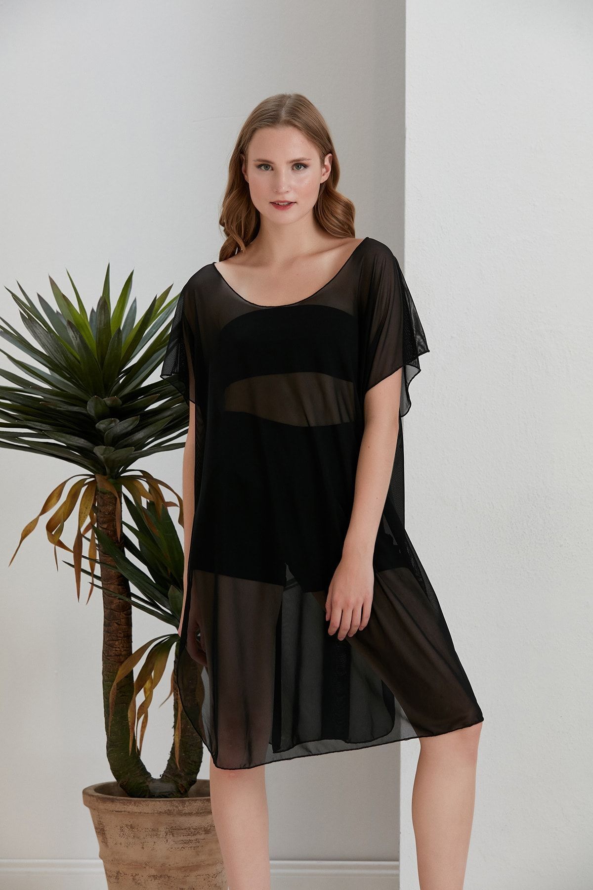 Uzun Beyaz Transparan Tül Deniz Çıkışı Pareo - siyah