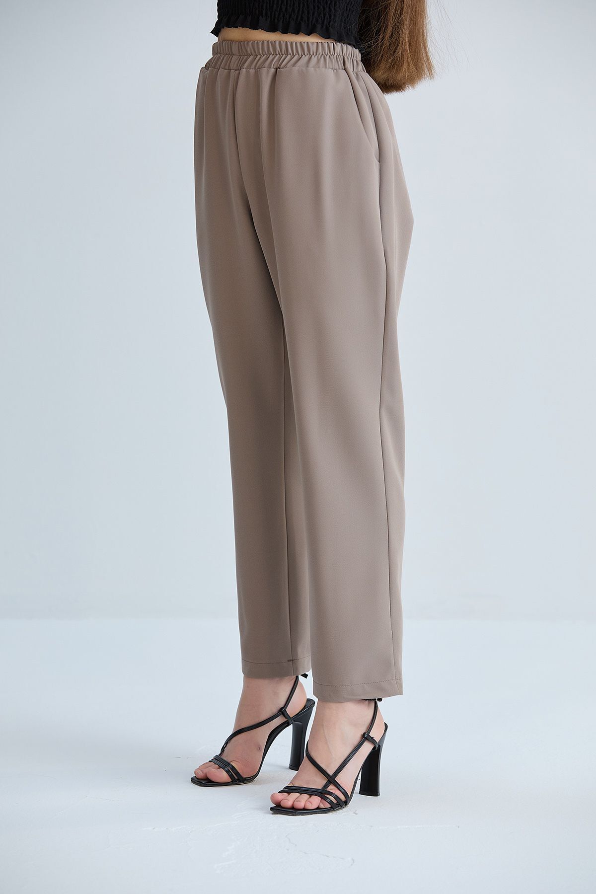 Kadın Krem Cepli Beli Lastikli Kumaş Pantolon - taş