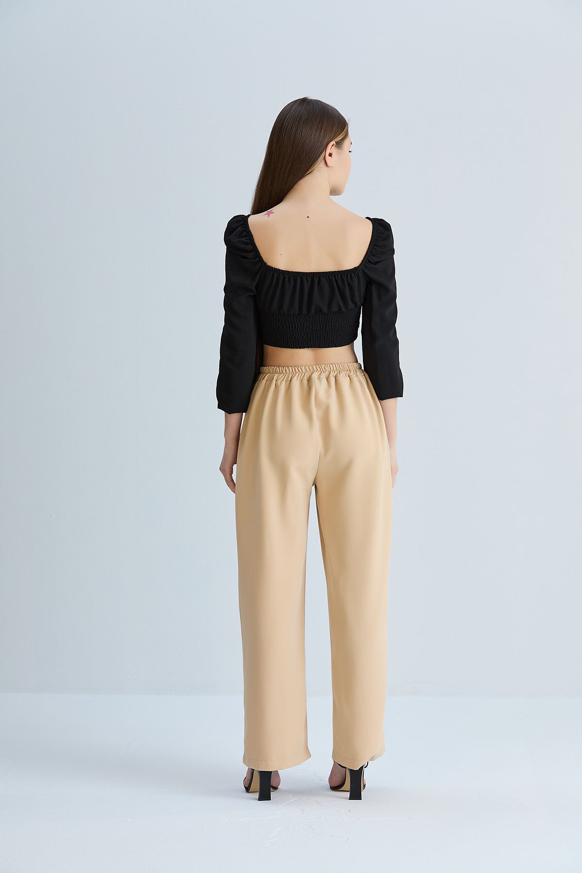 Kadın Beyaz Önü Bağcıklı Beli Lastikli Kumaş Pantolon - krem