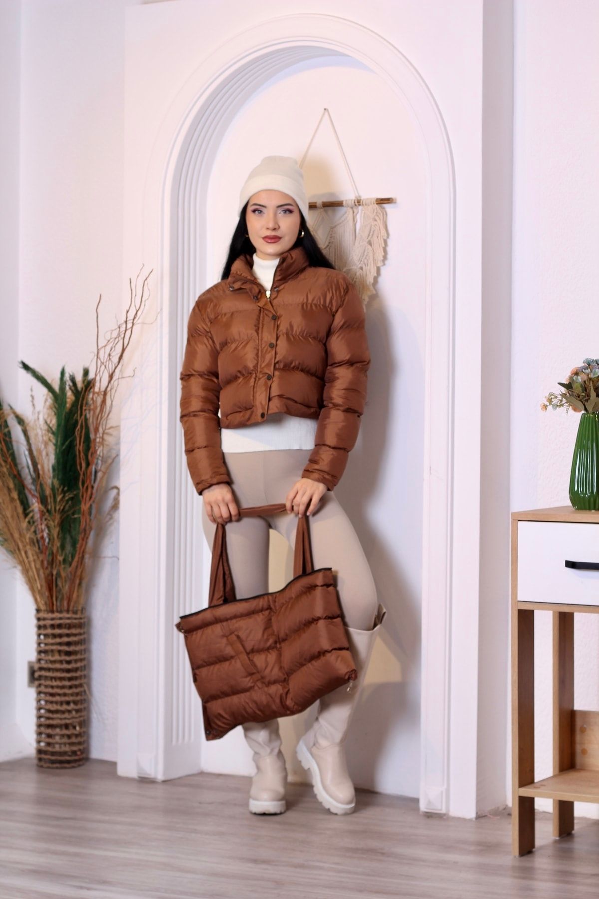 Kadın Haki Crop Çantalı Şişme Mont Çantaya Dönüşen Puffer - taba