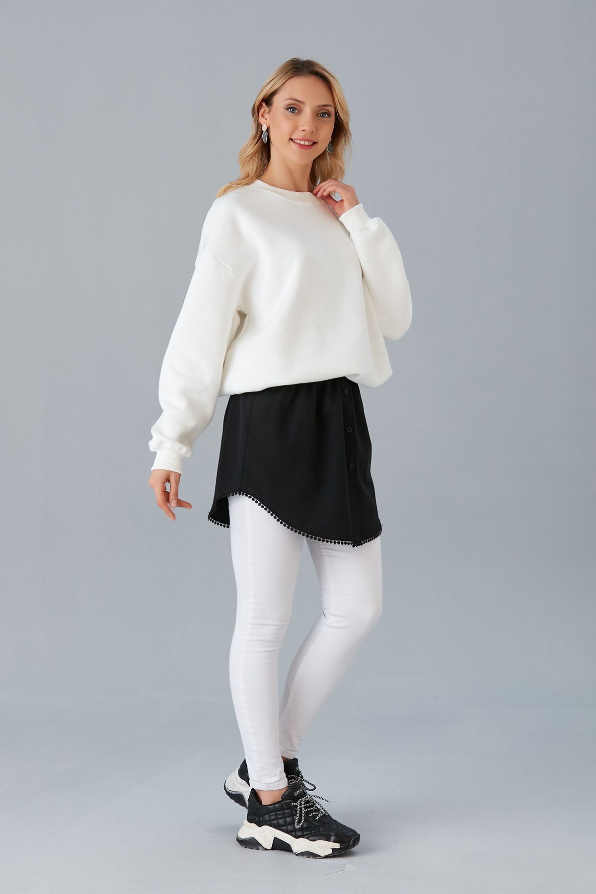 Altı Dantelli Siyah Kurtarıcı Etek Gömlek Altı Içlik