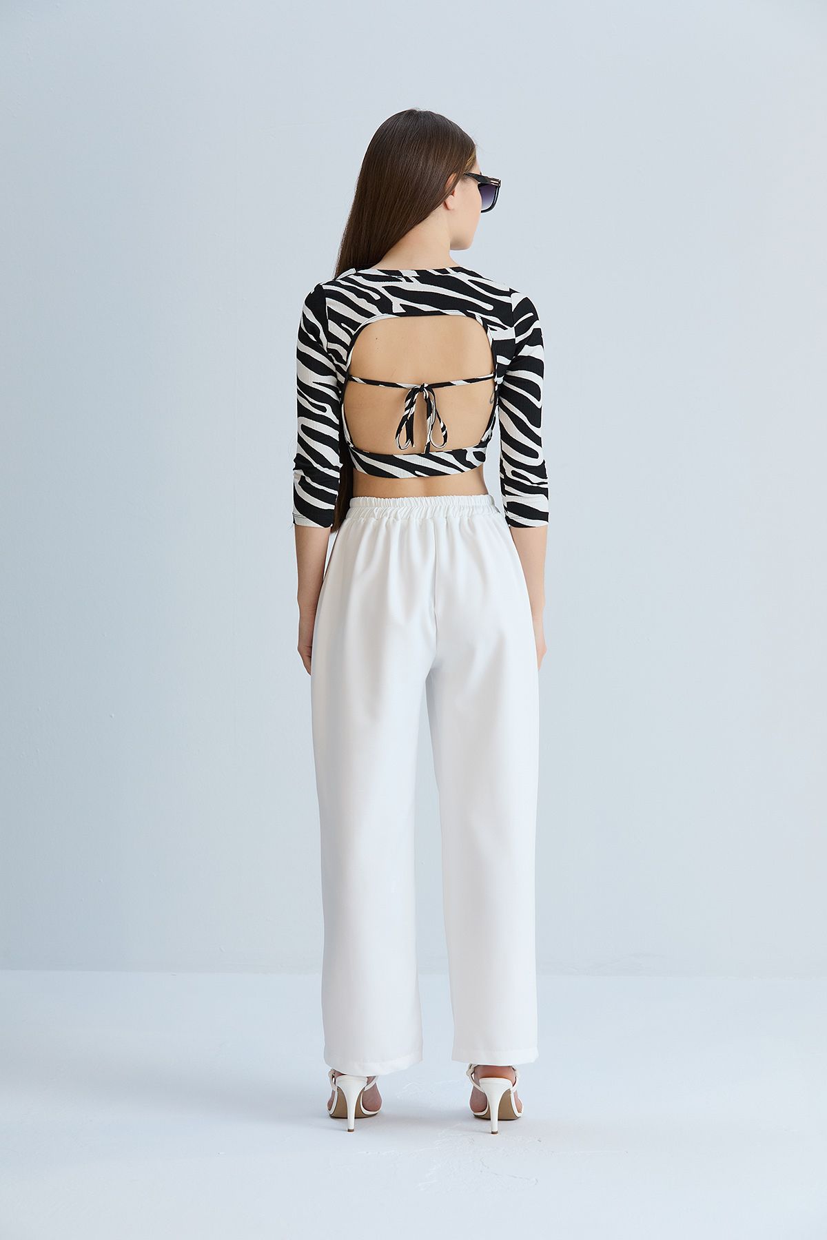 Kadın Beyaz Önü Bağcıklı Beli Lastikli Kumaş Pantolon - beyaz