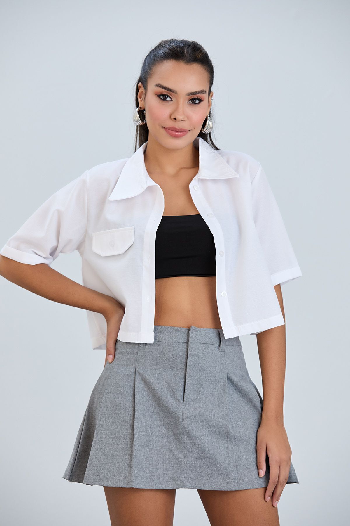 Kadın Beyaz Crop Terikoton Kumaş Düğmeli Kapaklı Gömlek - beyaz