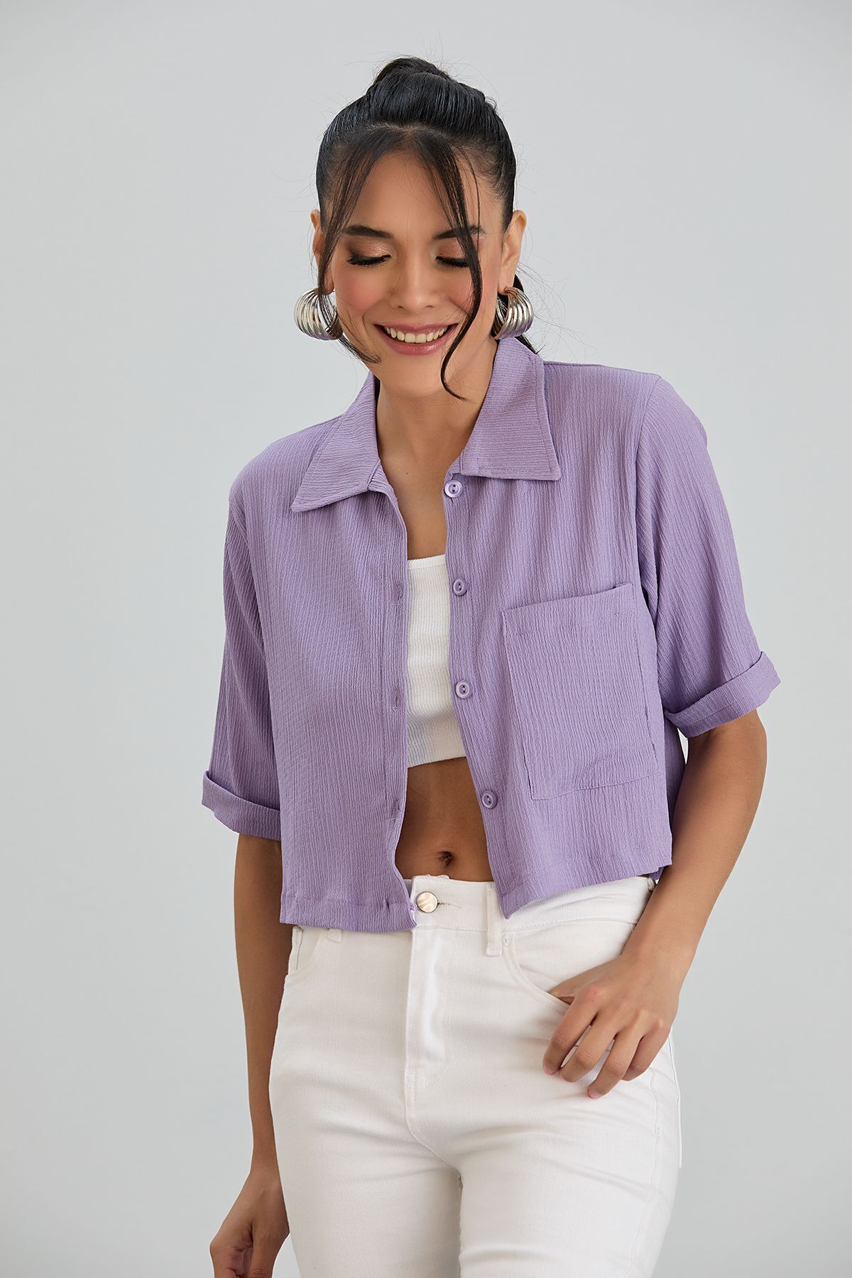 Kadın Beyaz Crop Bürümcük Kumaş Düğmeli Cepli Gömlek - lila