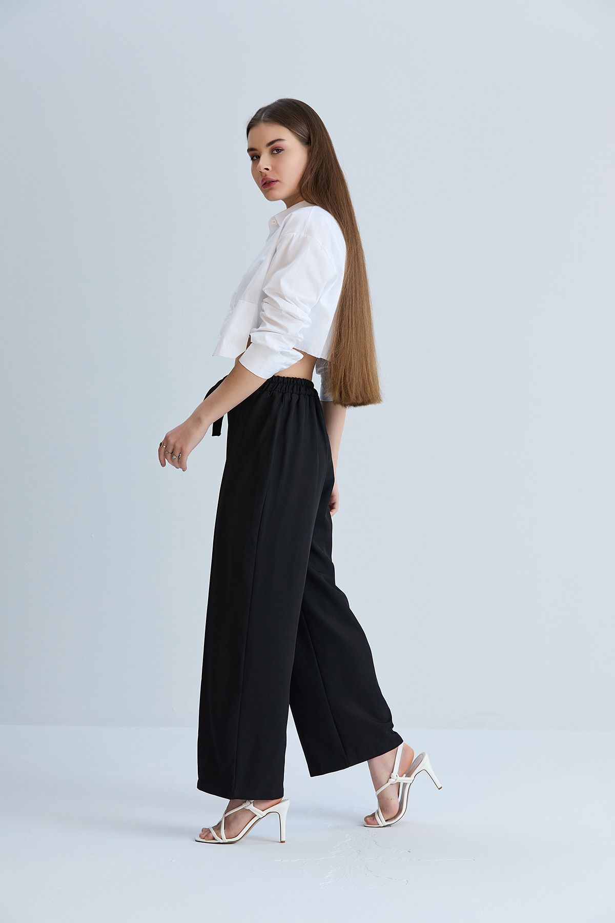 Kadın Beyaz Önü Bağcıklı Beli Lastikli Kumaş Pantolon - siyah