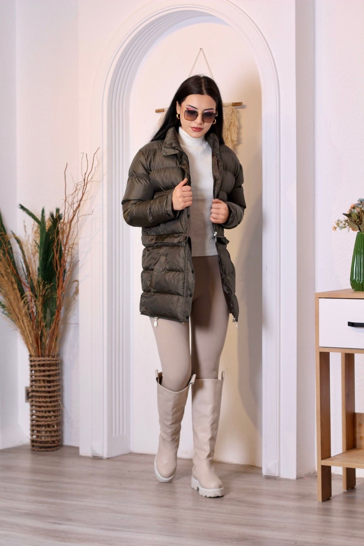 Kadın Haki Crop Çantalı Şişme Mont Çantaya Dönüşen Puffer - haki