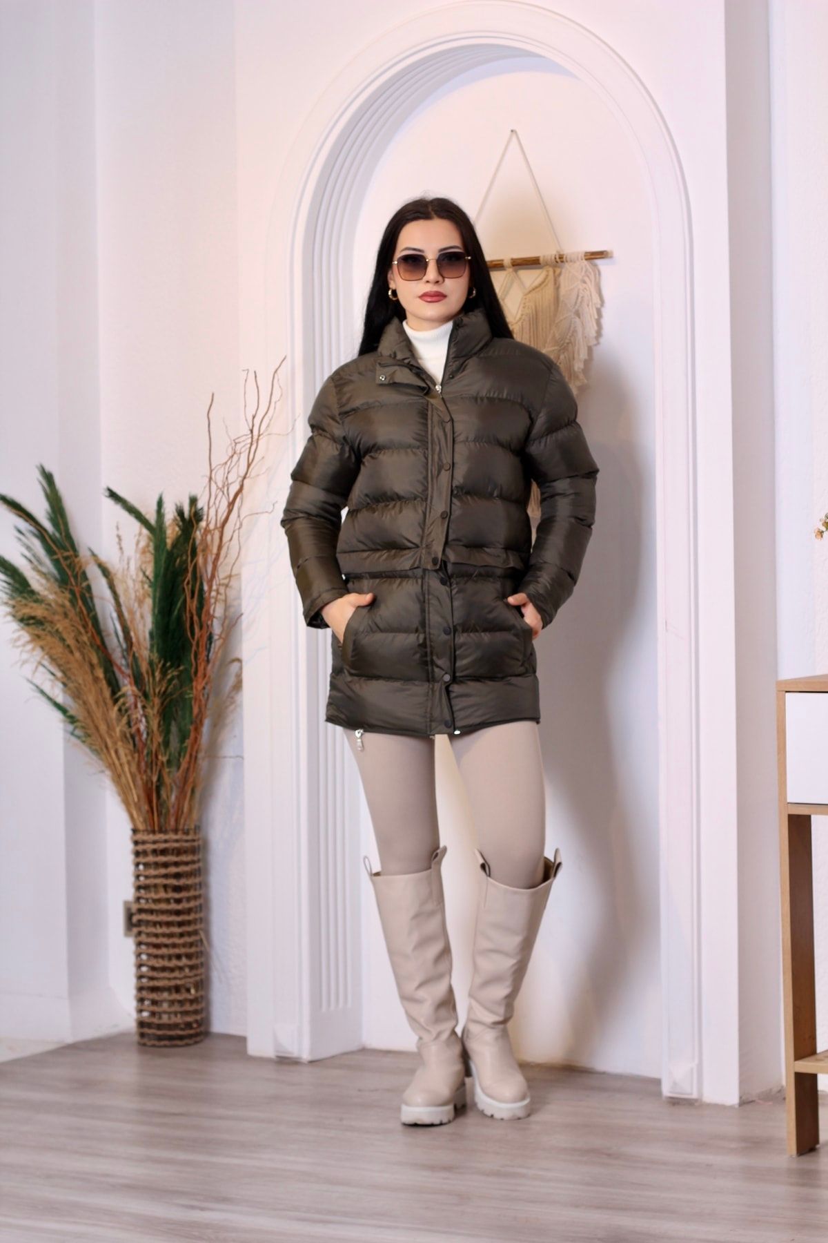 Kadın Haki Crop Çantalı Şişme Mont Çantaya Dönüşen Puffer - haki