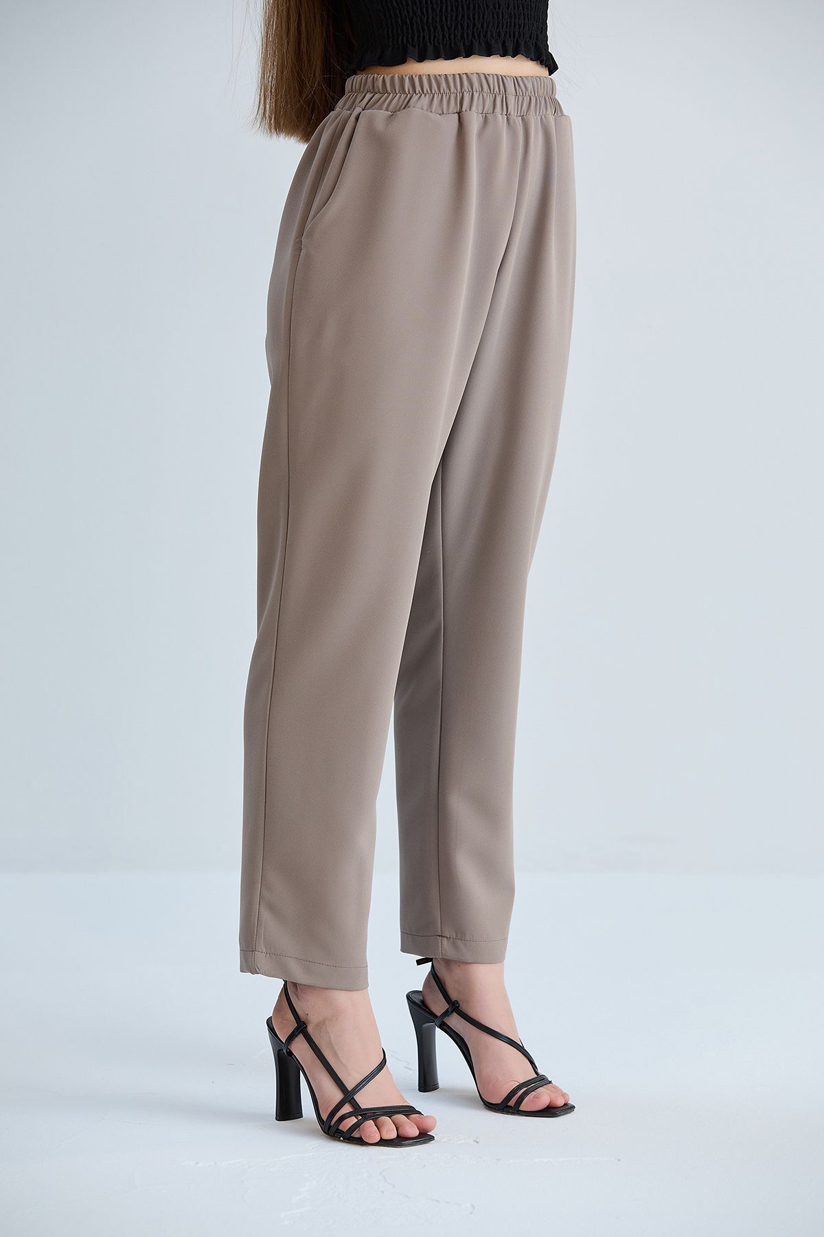 Kadın Krem Cepli Beli Lastikli Kumaş Pantolon - taş