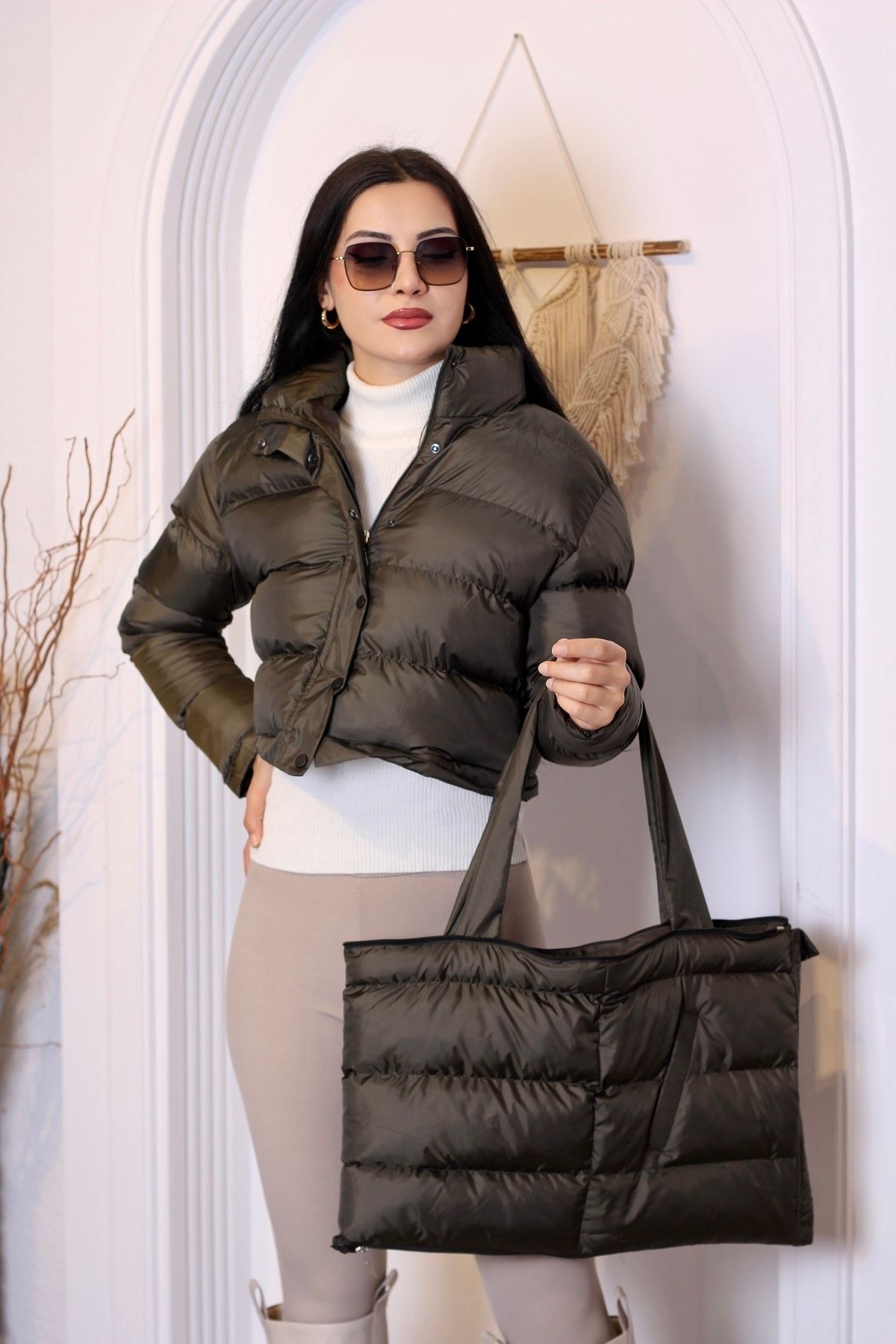 Kadın Haki Crop Çantalı Şişme Mont Çantaya Dönüşen Puffer - haki