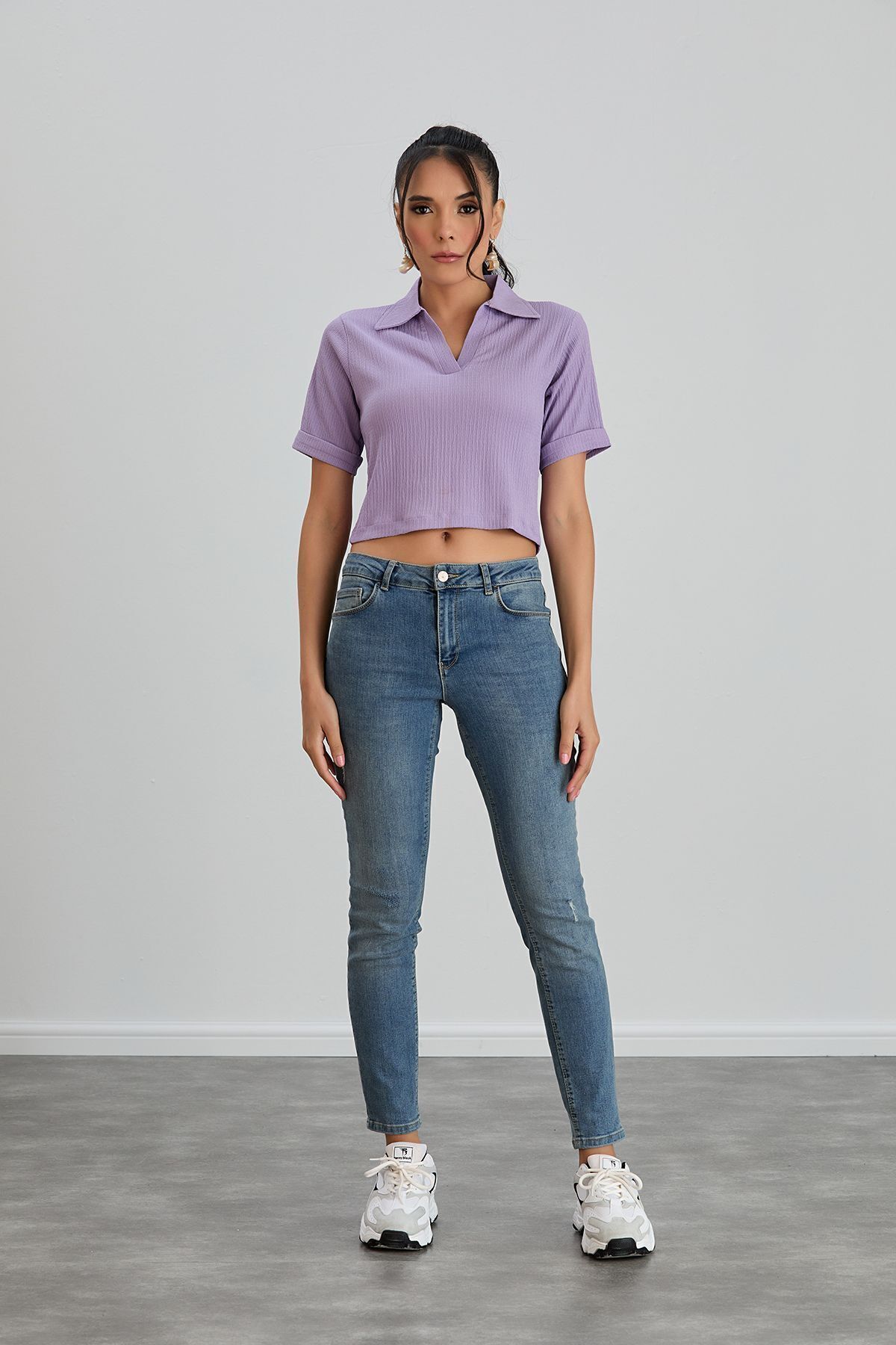 Kadın Beyaz Polo Yaka Bürümcük Kumaş Kısa Kollu Tişört - lila