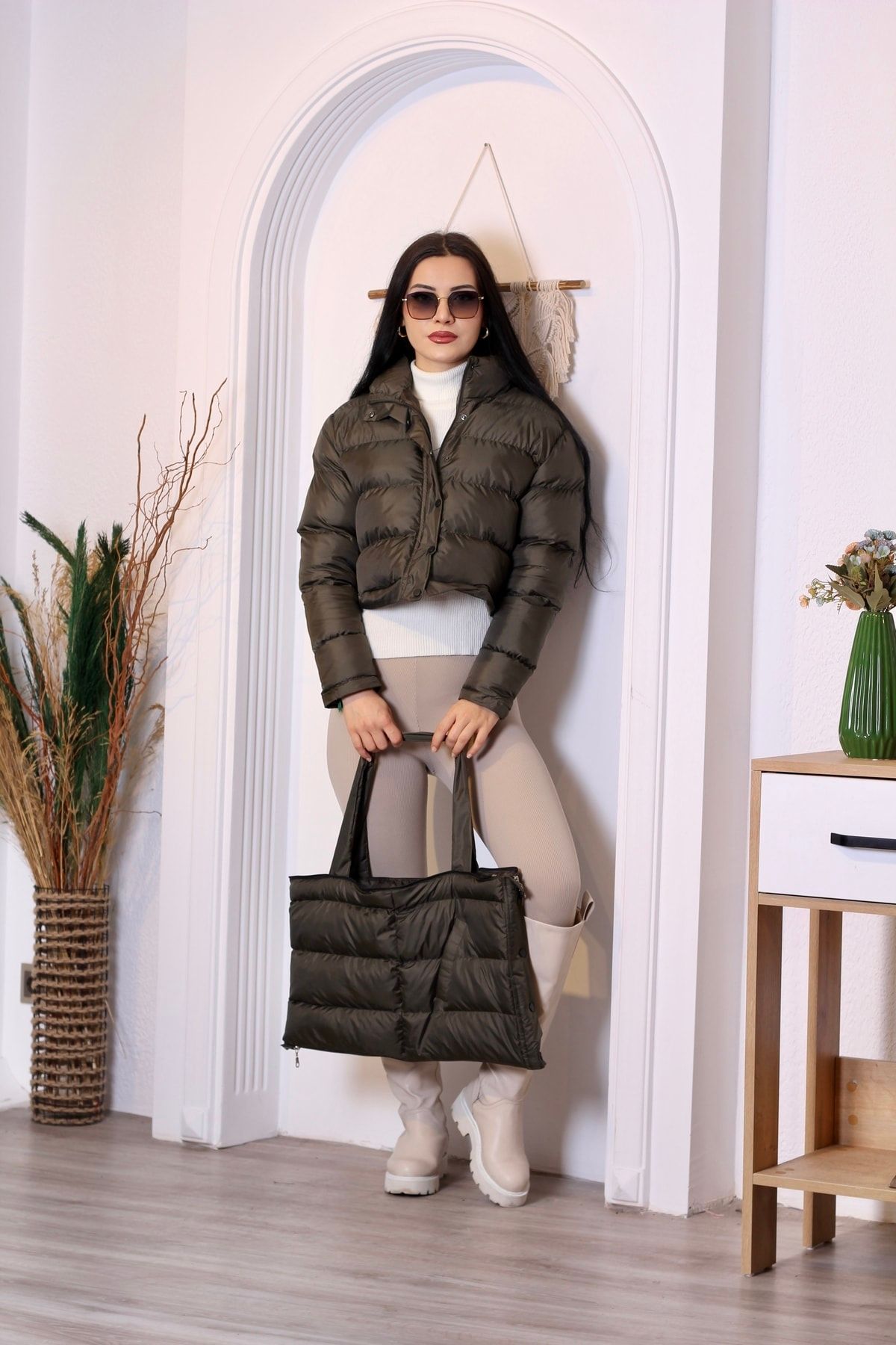 Kadın Haki Crop Çantalı Şişme Mont Çantaya Dönüşen Puffer - haki