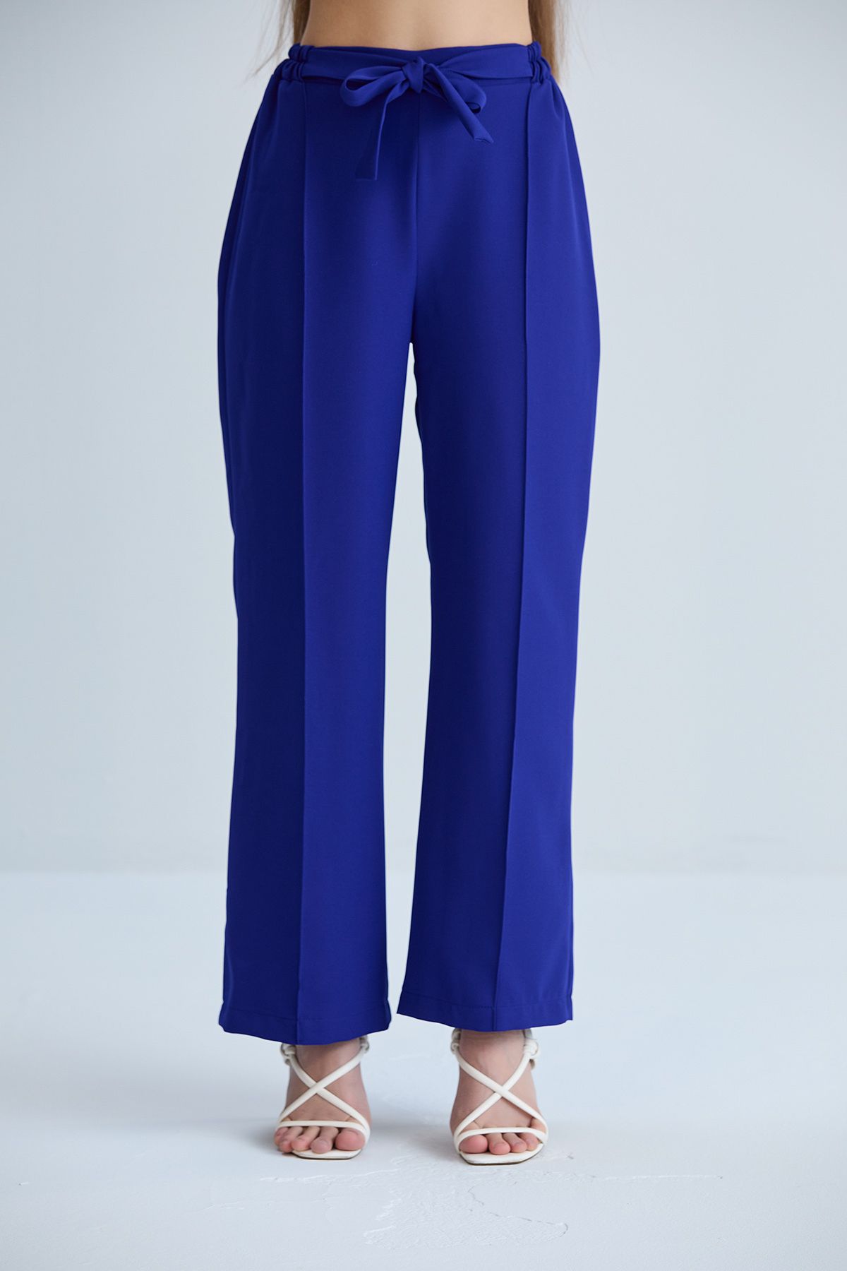 Kadın Beyaz Önü Bağcıklı Beli Lastikli Kumaş Pantolon - saks mavi