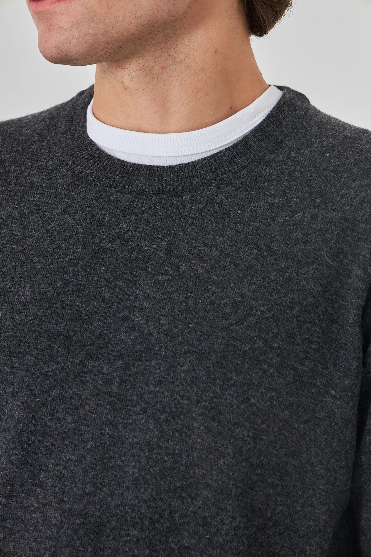 Koyu Gri Bisiklet Yaka Saf Kuzu Yünü Kazak