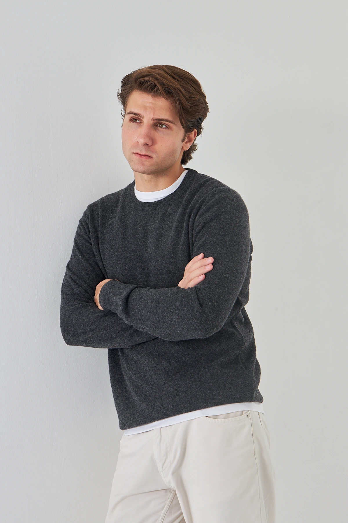 Koyu Gri Bisiklet Yaka Saf Kuzu Yünü Kazak