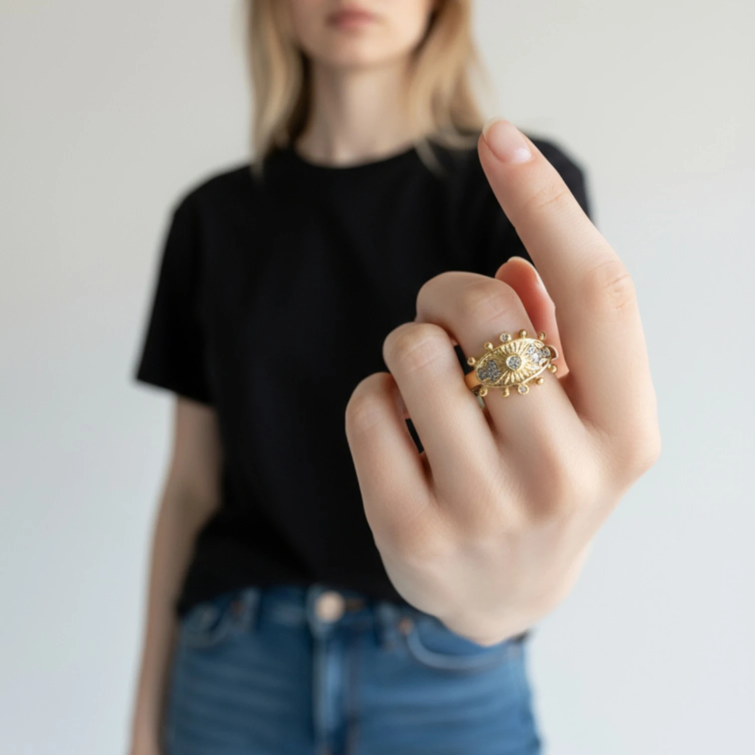 Işıltılı Göz Motifli Yüzük