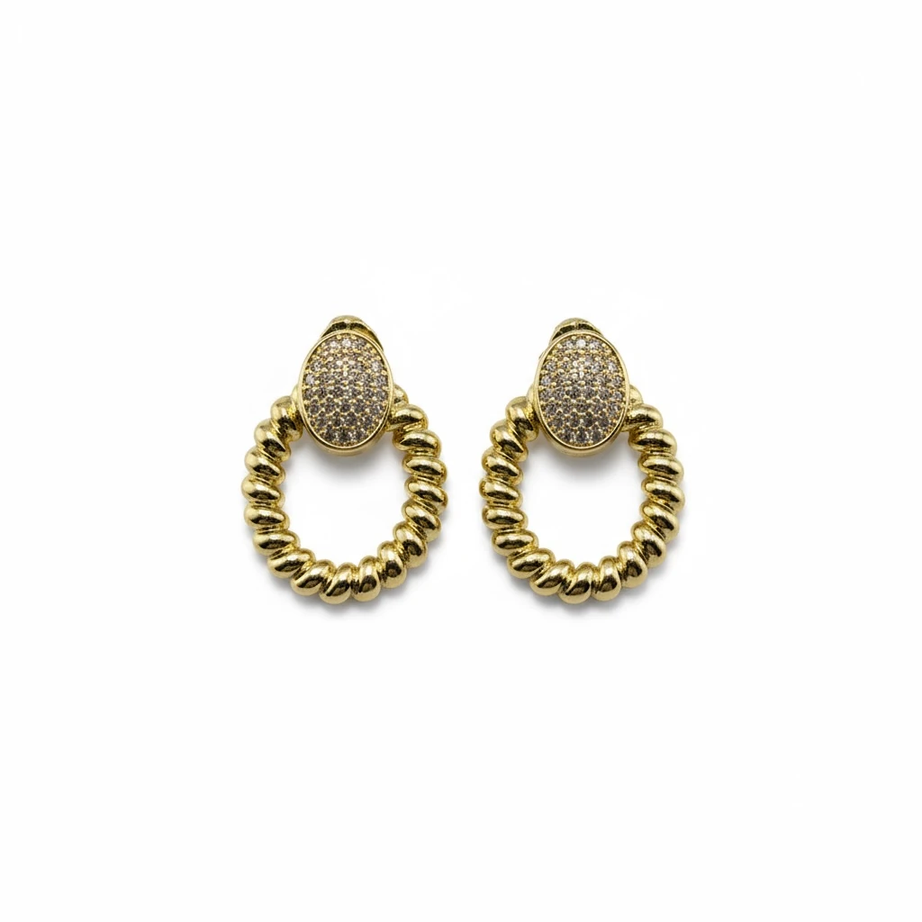 Kıvrımlı Halkalı Taş Detaylı Altın Kaplama Küpe