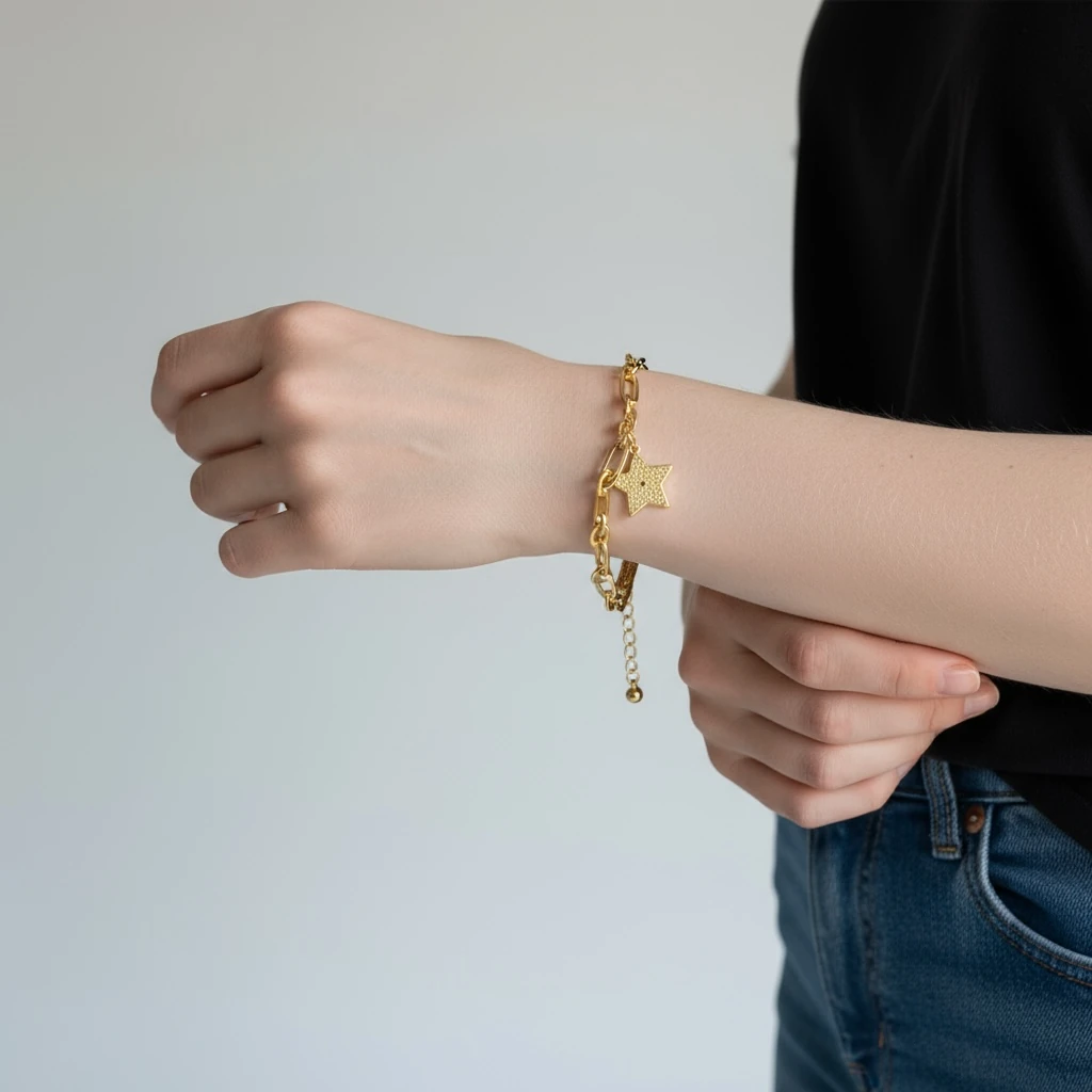 Yıldız Figürlü Zincir Detaylı Altın Bileklik