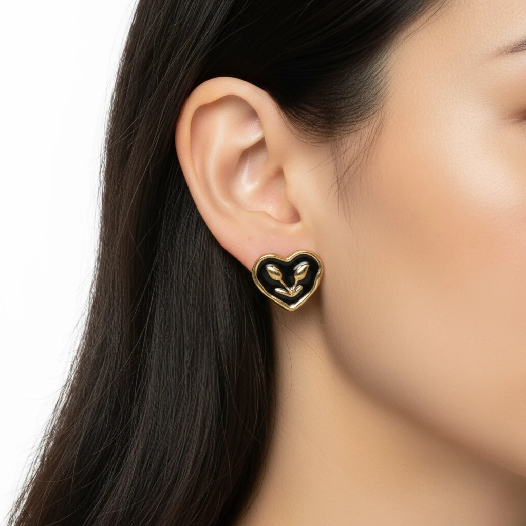 Kalp Formlu Çiçek Detaylı Küpe