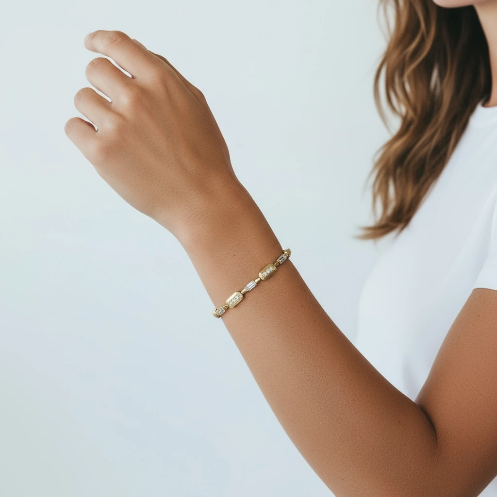 Dikdörtgen Taş Detaylı Altın Renk Bileklik