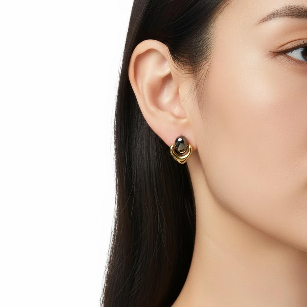 Kalp Formlu Oval Detaylı Küpe