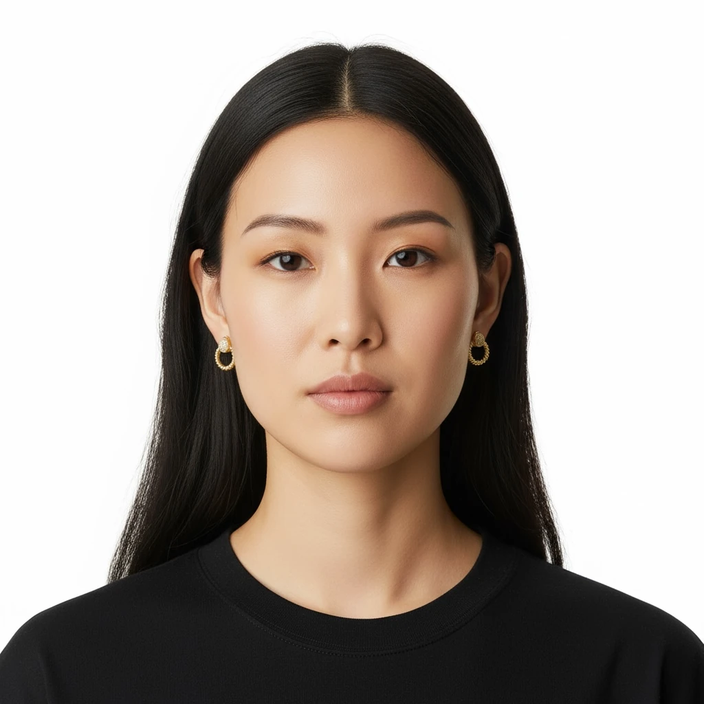 Kıvrımlı Halkalı Taş Detaylı Altın Kaplama Küpe