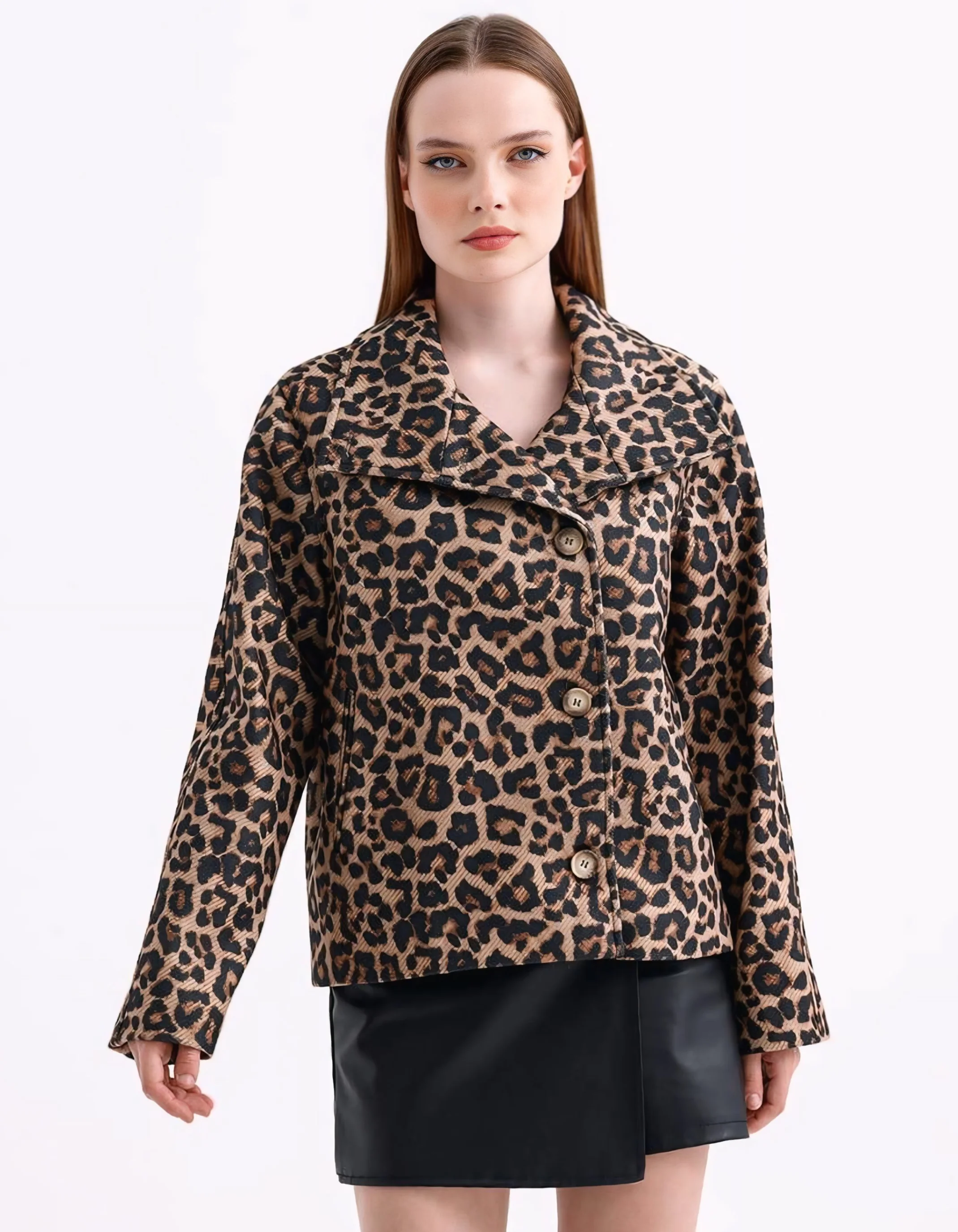 Leopar desenli kruvaze kaşe kısa kaban