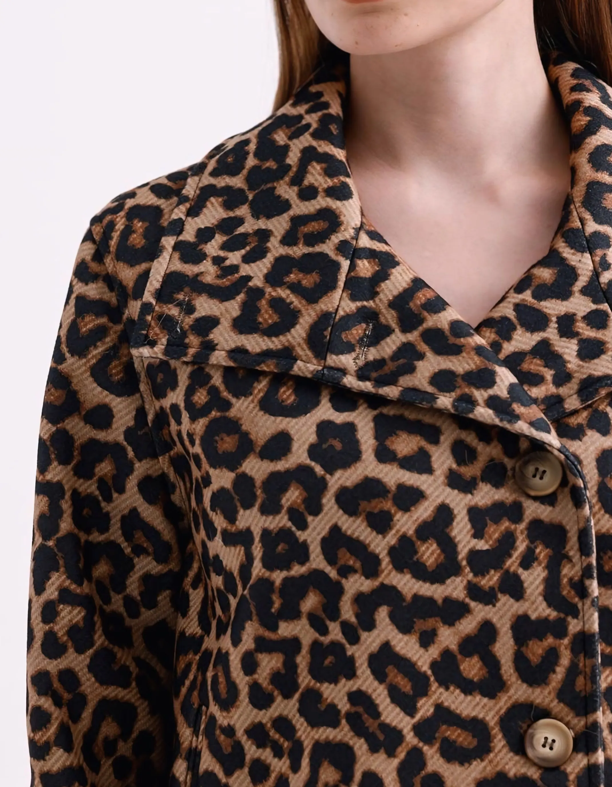 Leopar desenli kruvaze kaşe kısa kaban