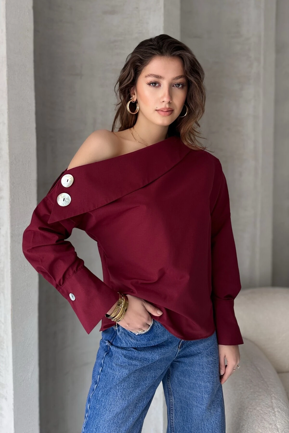 SEDEF DÜĞME DETAYLI ÇAPRAZ YAKALI TASARIM GÖMLEK - bordo