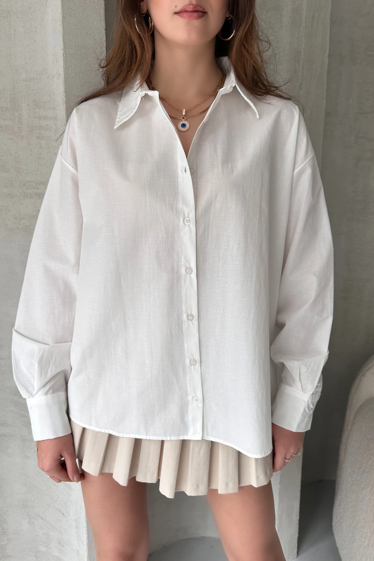 SIRT DEKOLTELİ TASARIM GÖMLEK