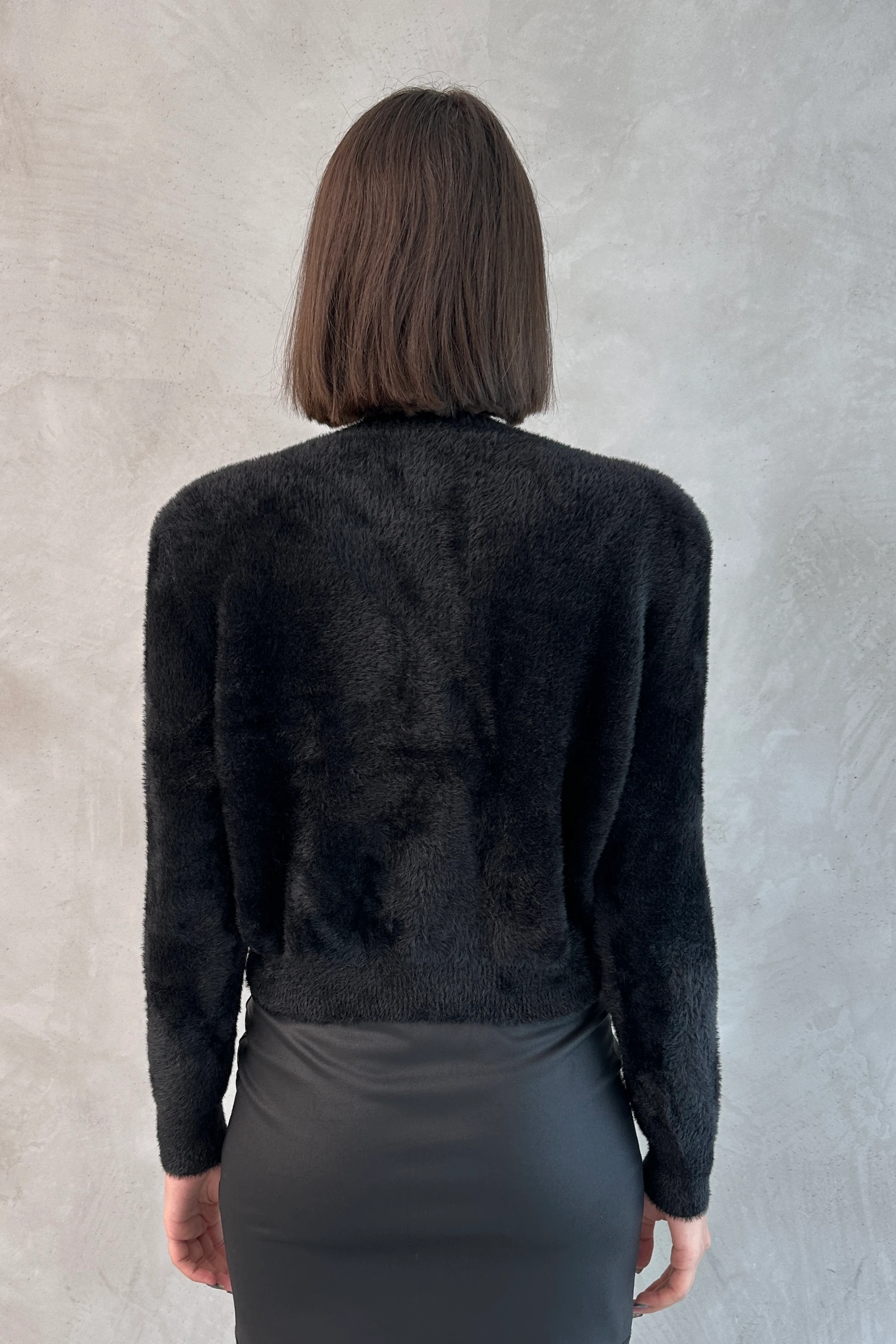 KALP DÜĞMELİ TRİKO HIRKA