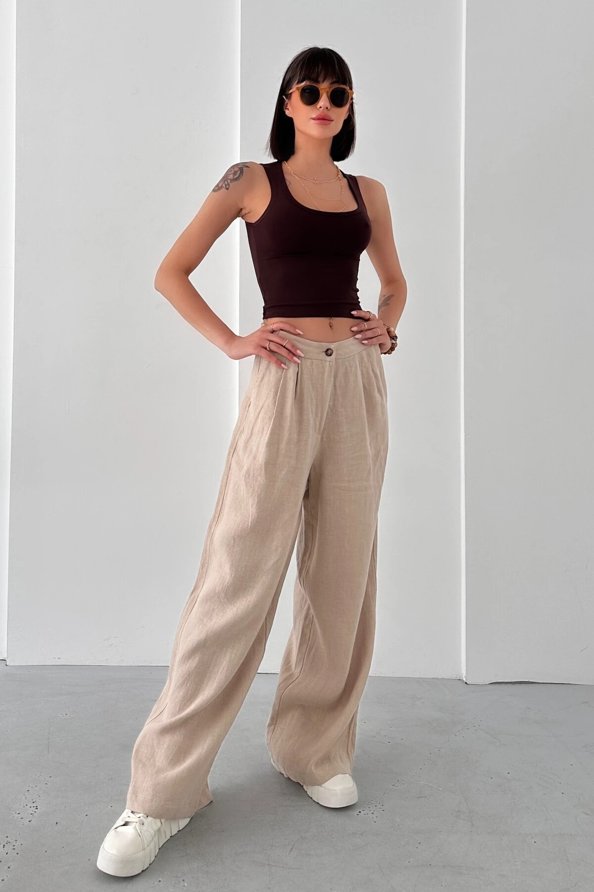 MODAL KUMAŞ U YAKA KALIN ASKILI SIRTI KAPALI CROP BODY