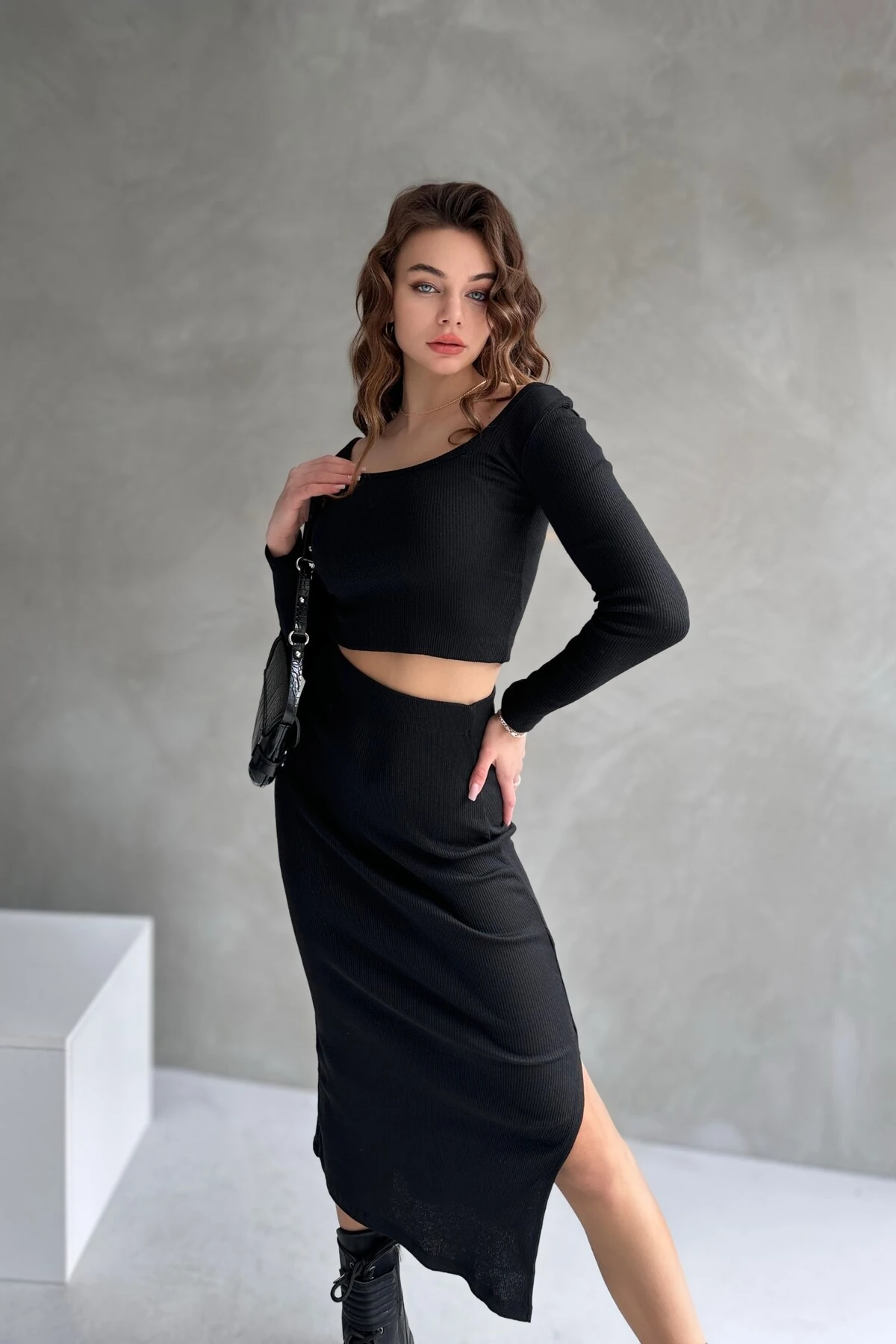 KARE YAKA YIRTMAÇLI ETEKLİ KAŞKORSE TAKIM - si̇yah