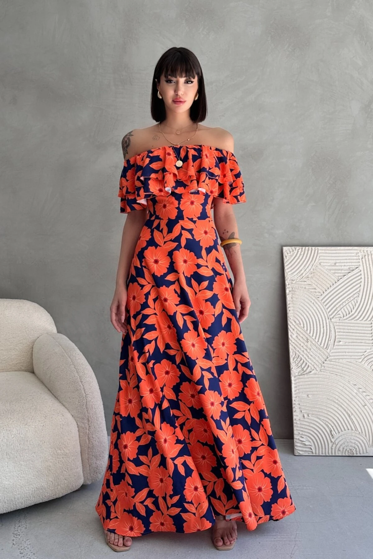 MADONNA YAKA ÇİÇEK DESENLİ FIRFIRLI UZUN ELBİSE