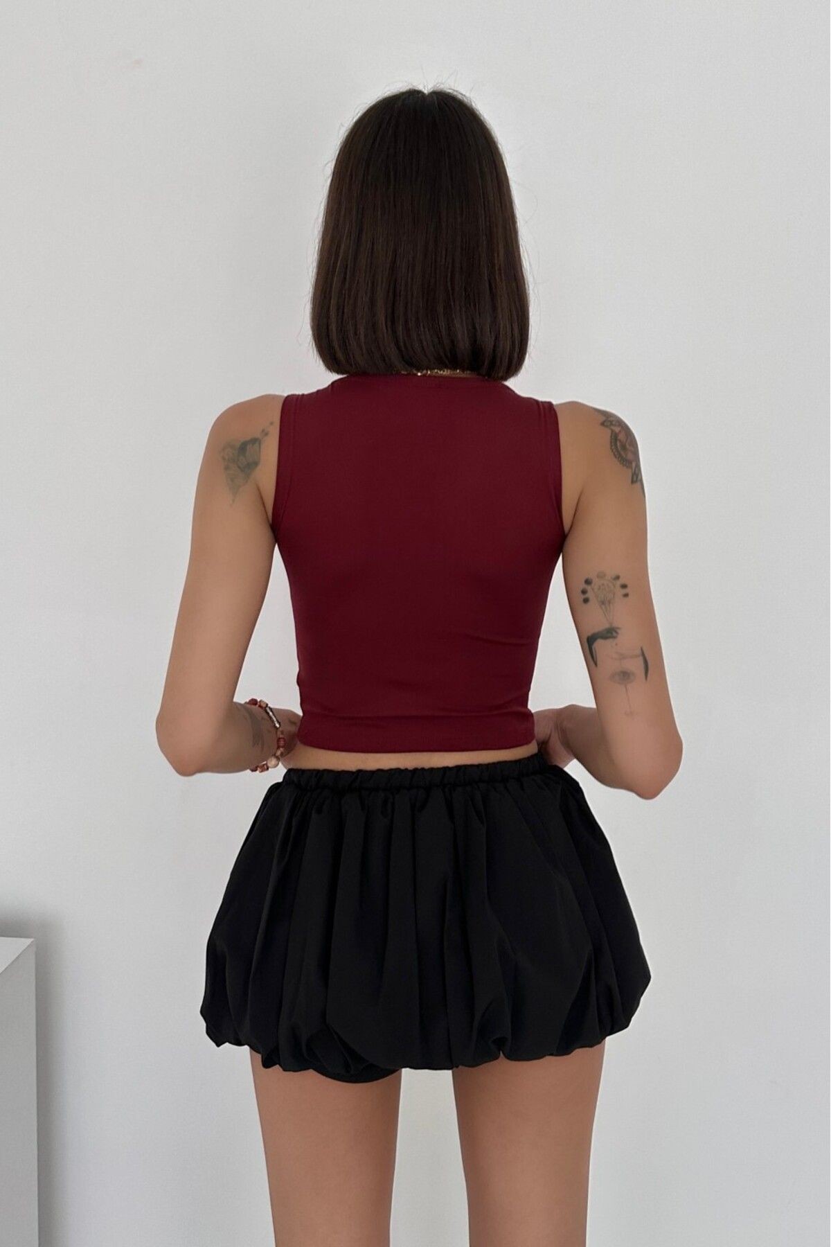 MODAL KUMAŞ U YAKA KALIN ASKILI SIRTI KAPALI CROP BODY