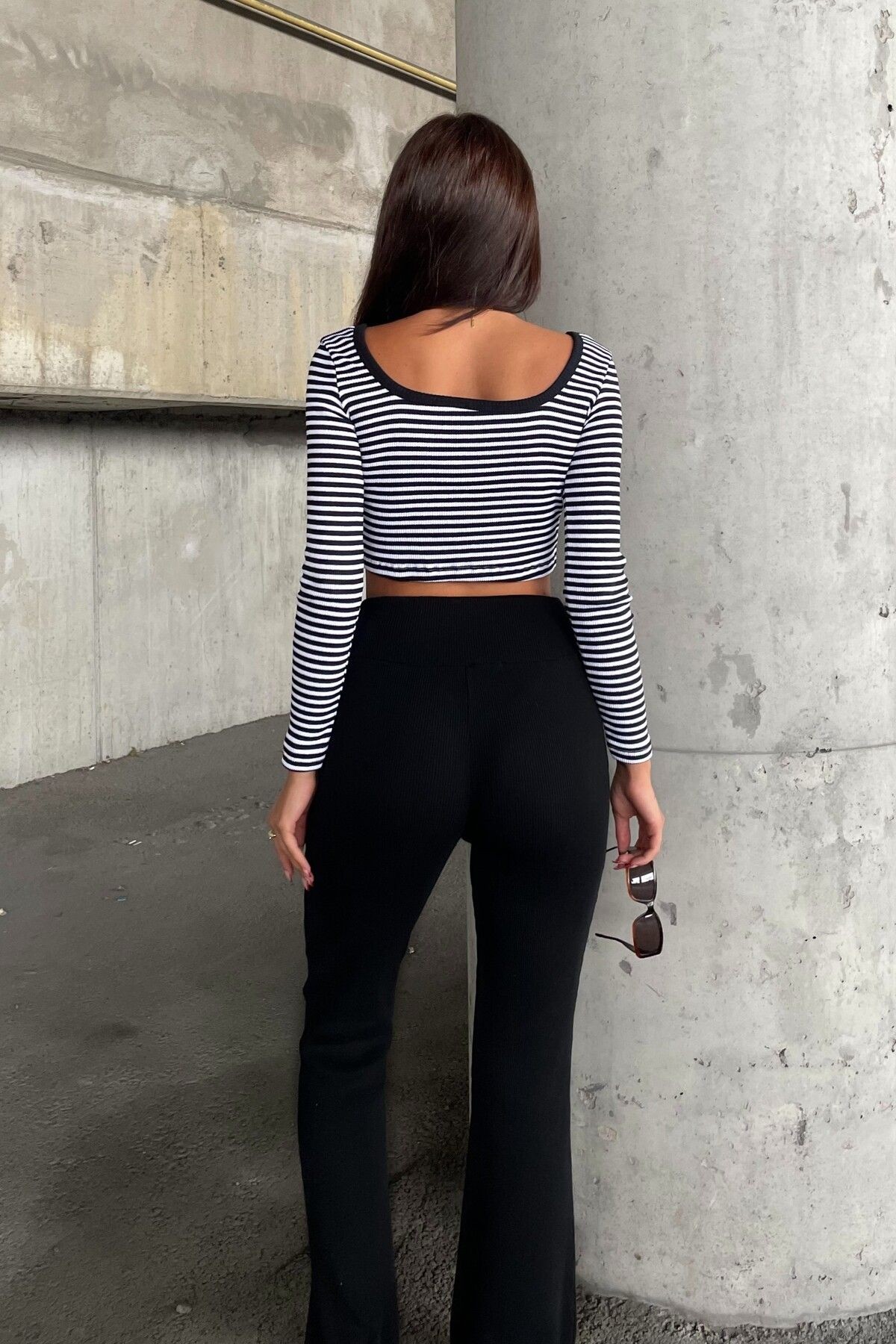 KARE YAKA ÇİZGİLİ CROP İSPANYOL PAÇA KAŞKORSE TAKIM