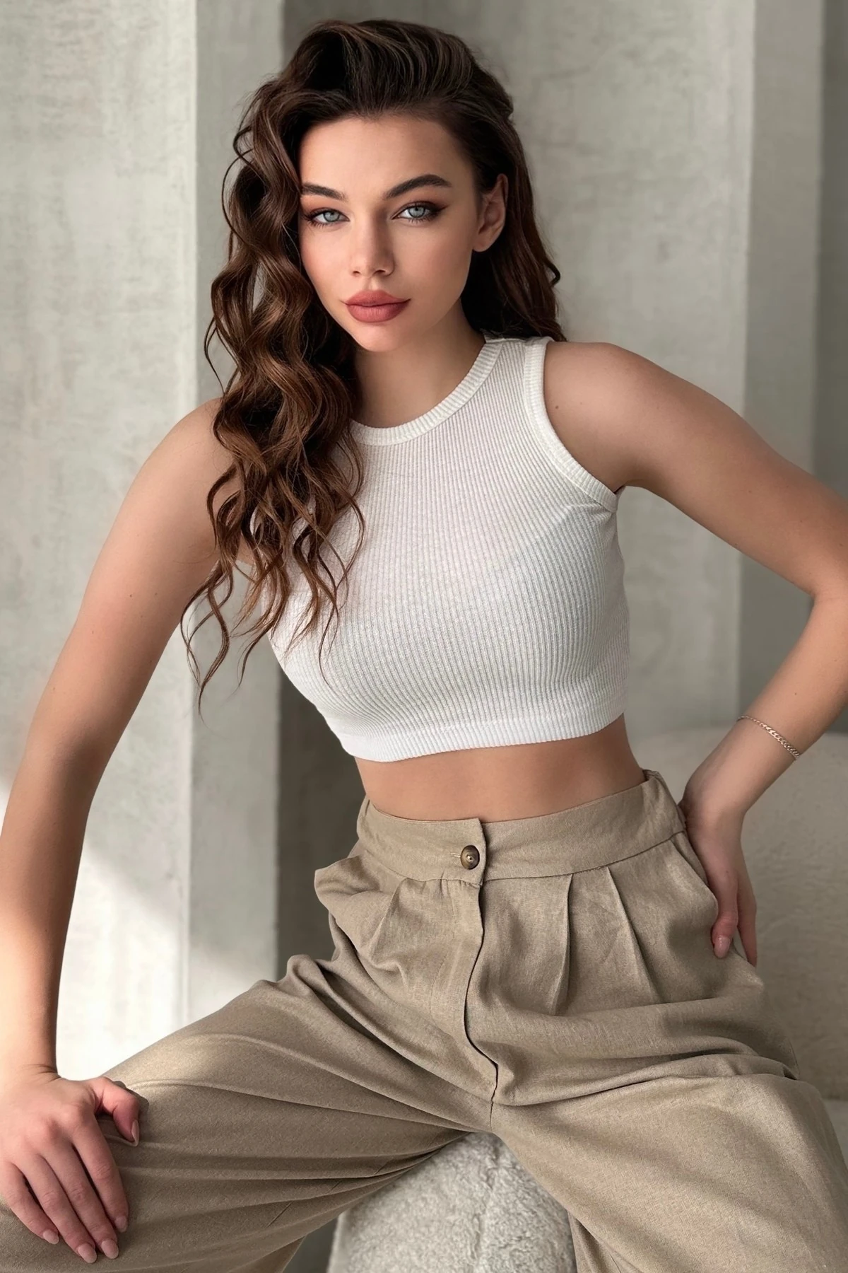 BİSİKLET YAKA, FİTİLLİ GÖRÜNÜMLÜ, KALIN ASKILI, KAŞKORSE CROP ATLET - ekru